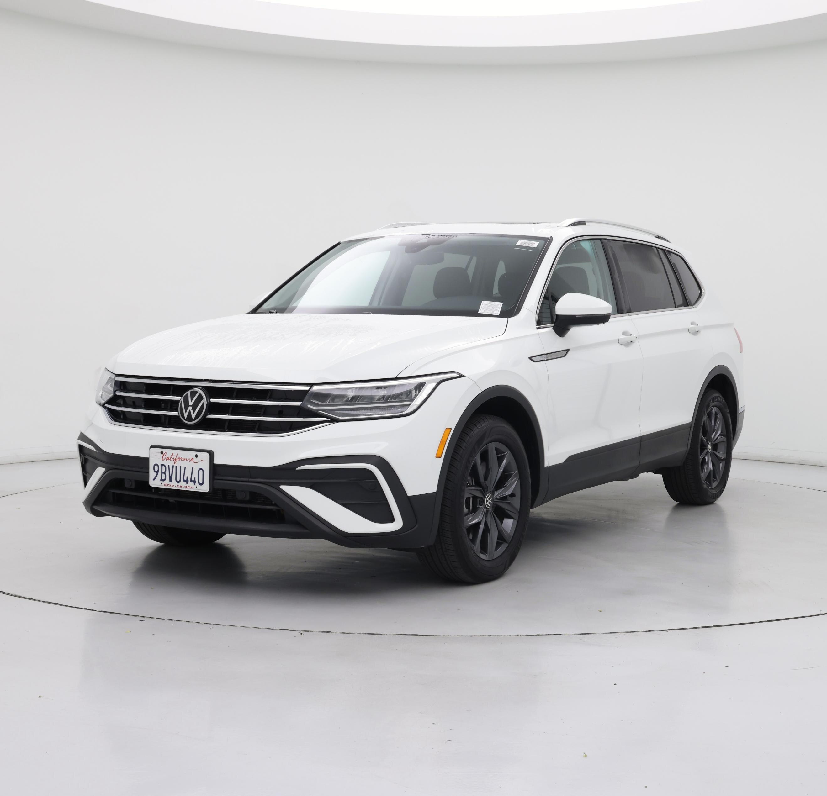 Thumbnail: 2022 Volkswagen Tiguan - 4
