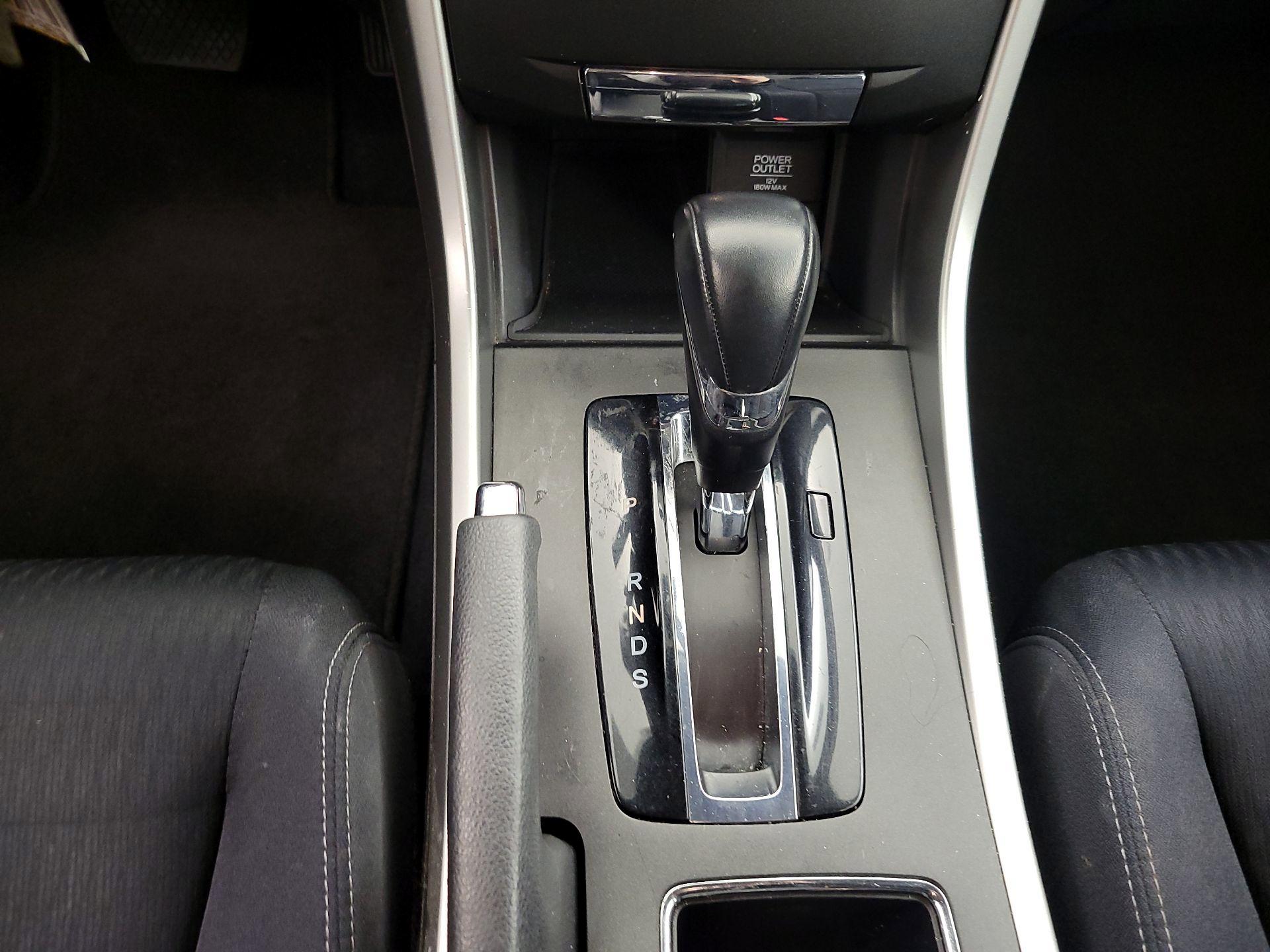 Thumbnail: 2015 Honda Accord - 17