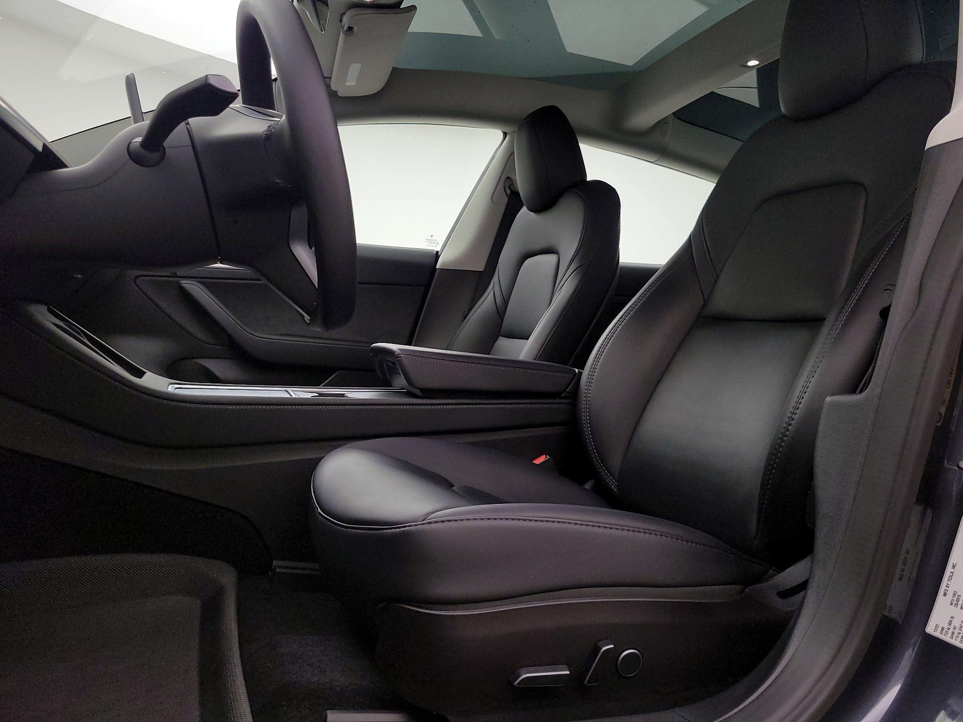 Thumbnail: 2023 Tesla Model 3 - 11