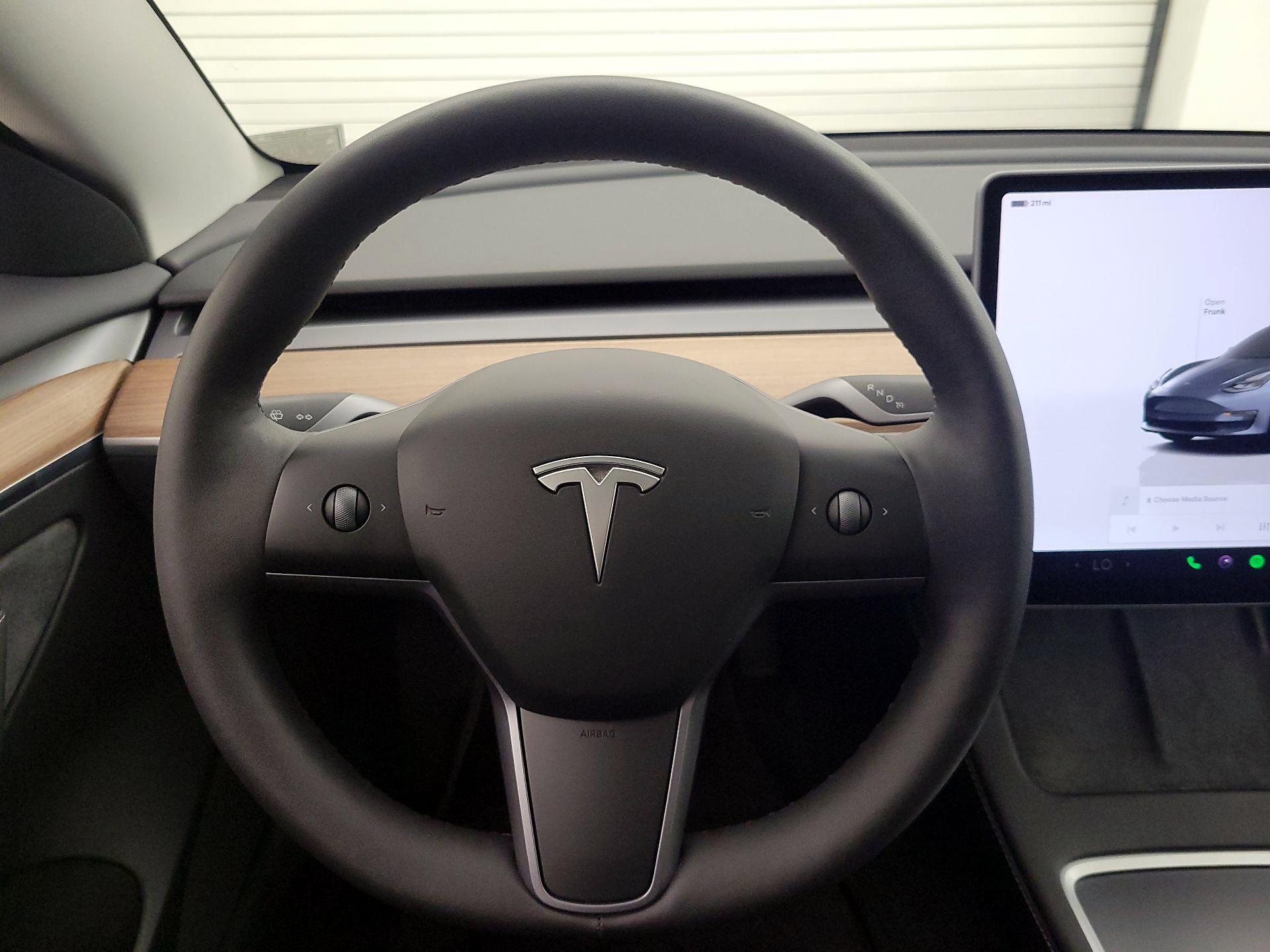 Thumbnail: 2023 Tesla Model 3 - 10