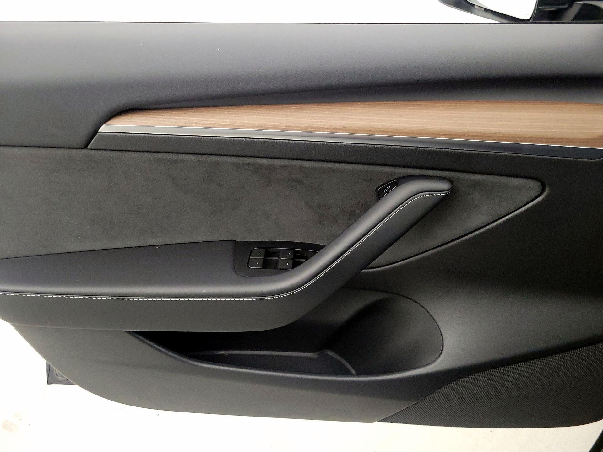 Thumbnail: 2023 Tesla Model 3 - 12