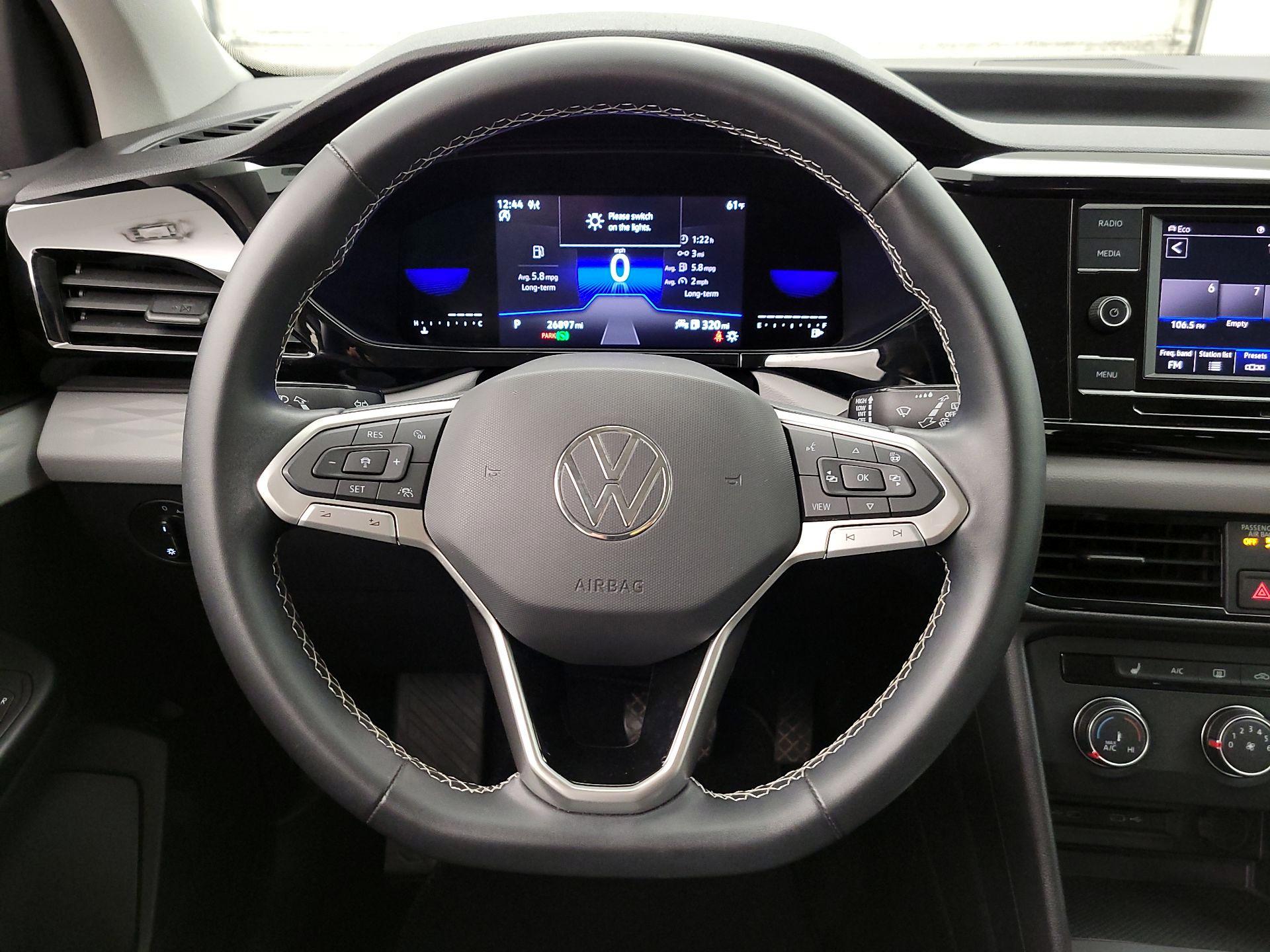 Thumbnail: 2022 Volkswagen Taos - 10