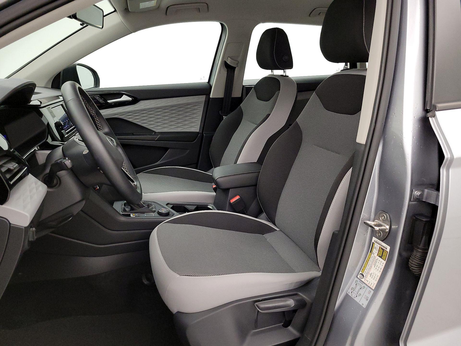 Thumbnail: 2022 Volkswagen Taos - 11