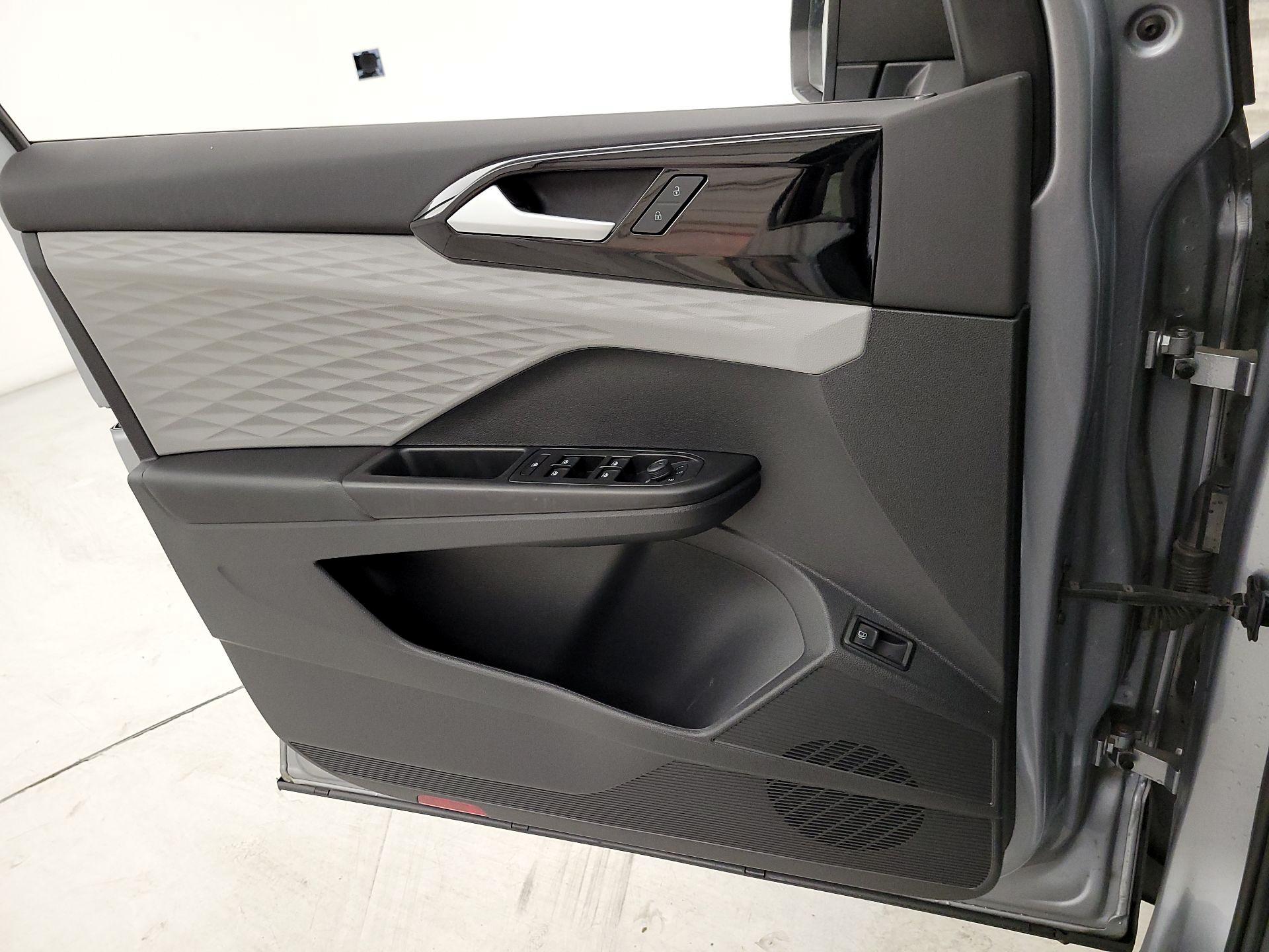 Thumbnail: 2022 Volkswagen Taos - 12