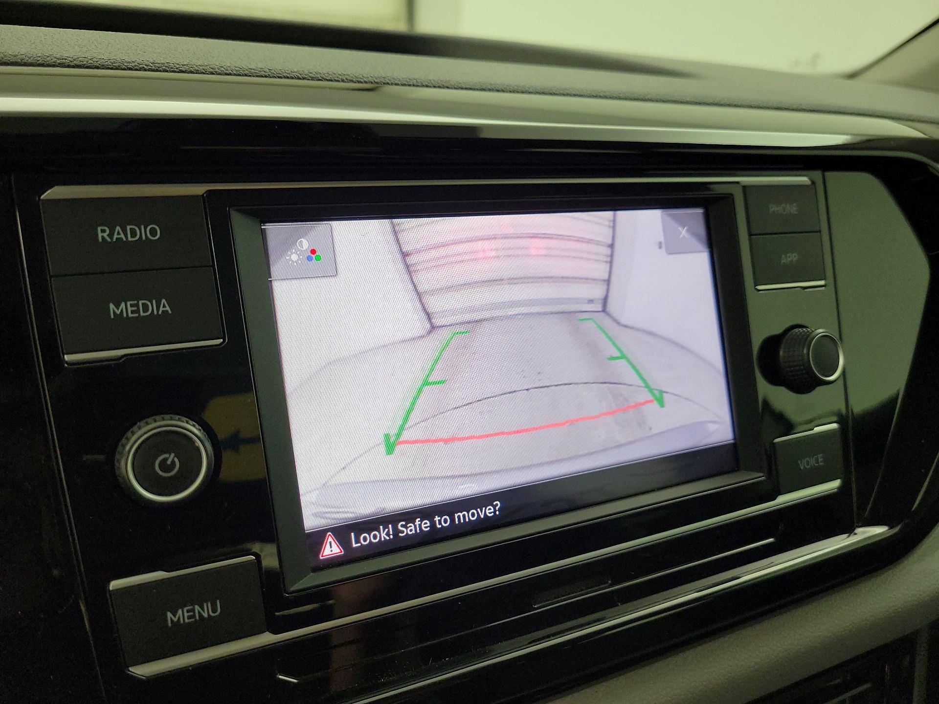 Thumbnail: 2022 Volkswagen Taos - 14