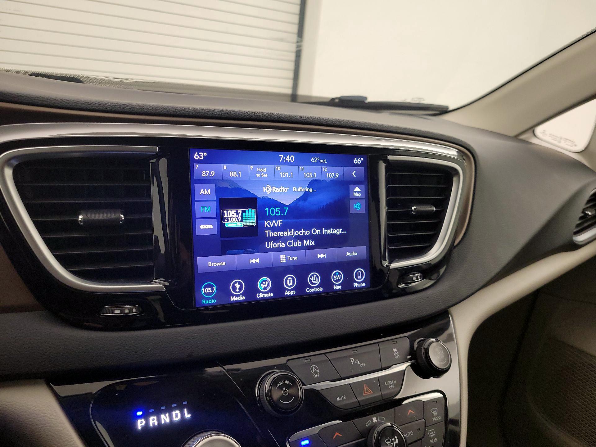 Thumbnail: 2018 Chrysler Pacifica - 16