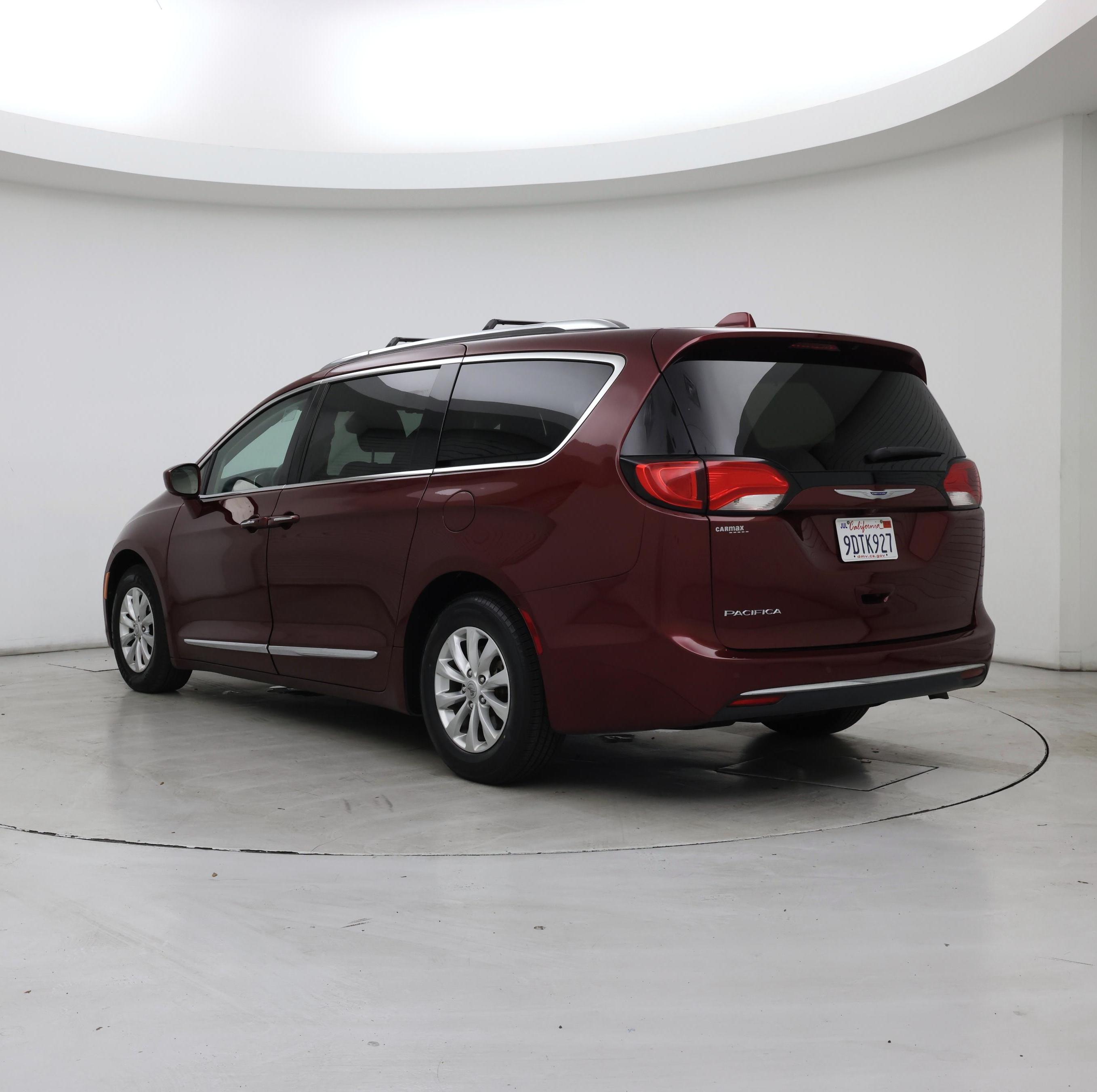 Thumbnail: 2018 Chrysler Pacifica - 2