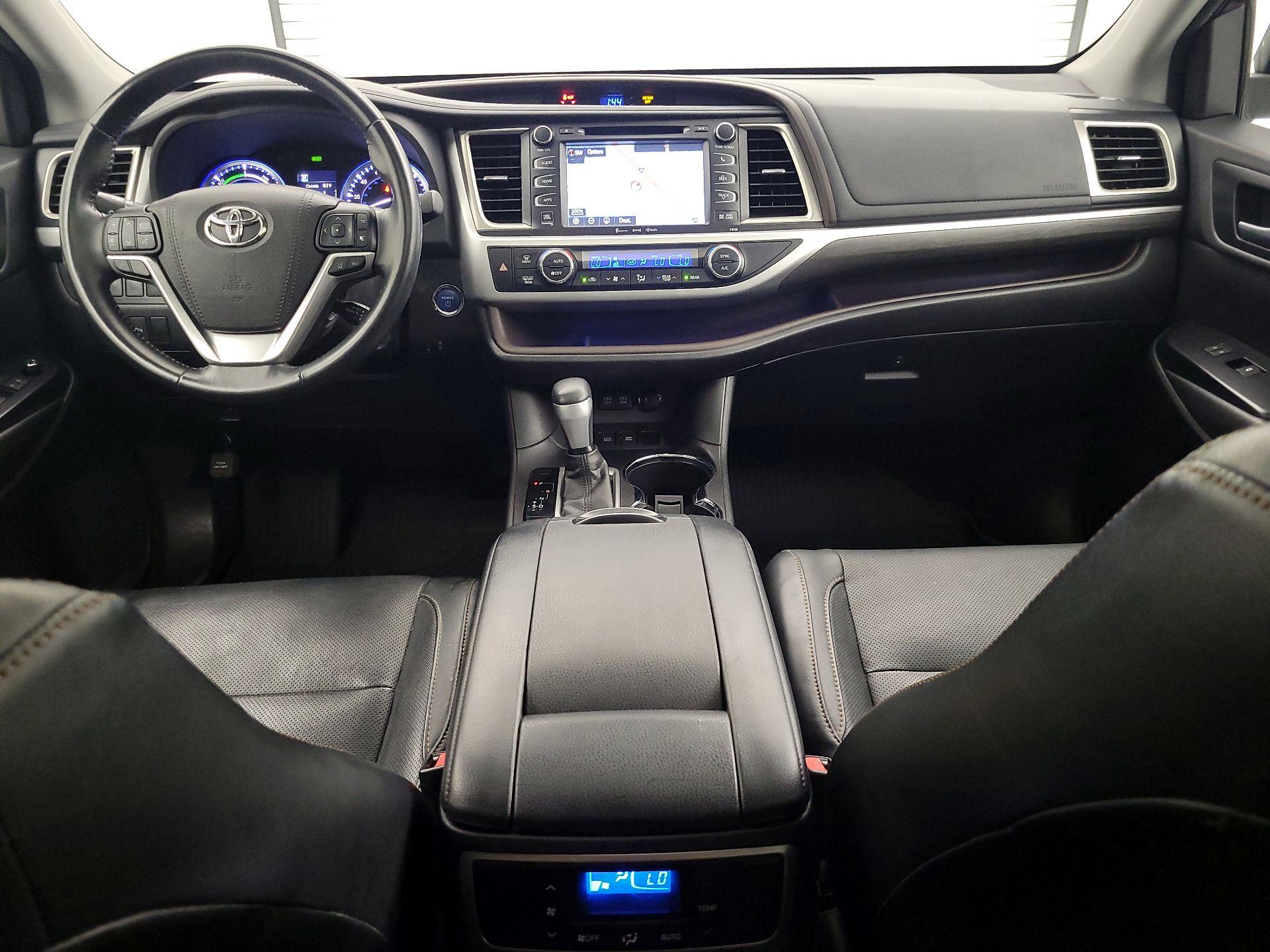 Thumbnail: 2017 Toyota Highlander - 9