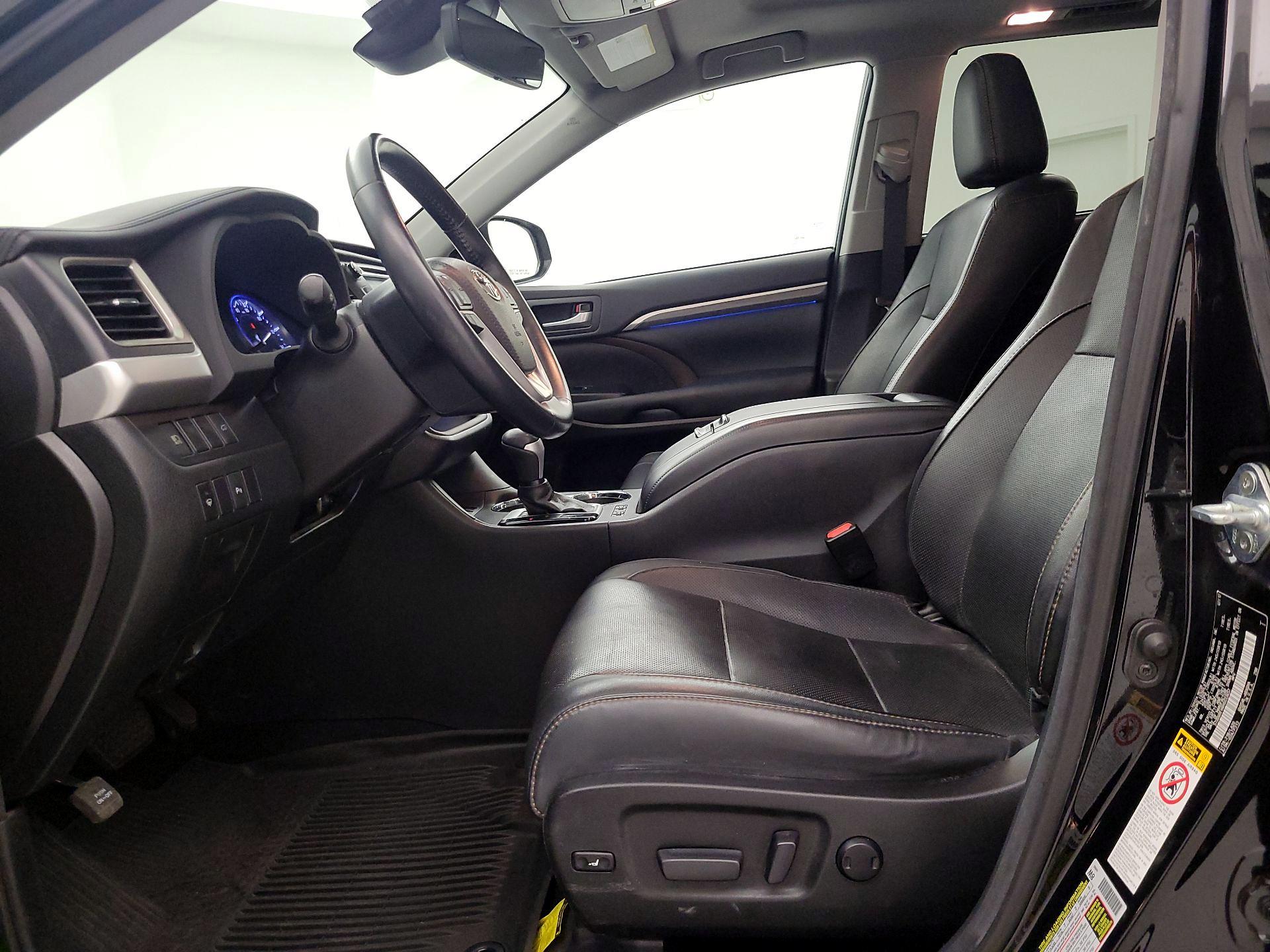 Thumbnail: 2017 Toyota Highlander - 11