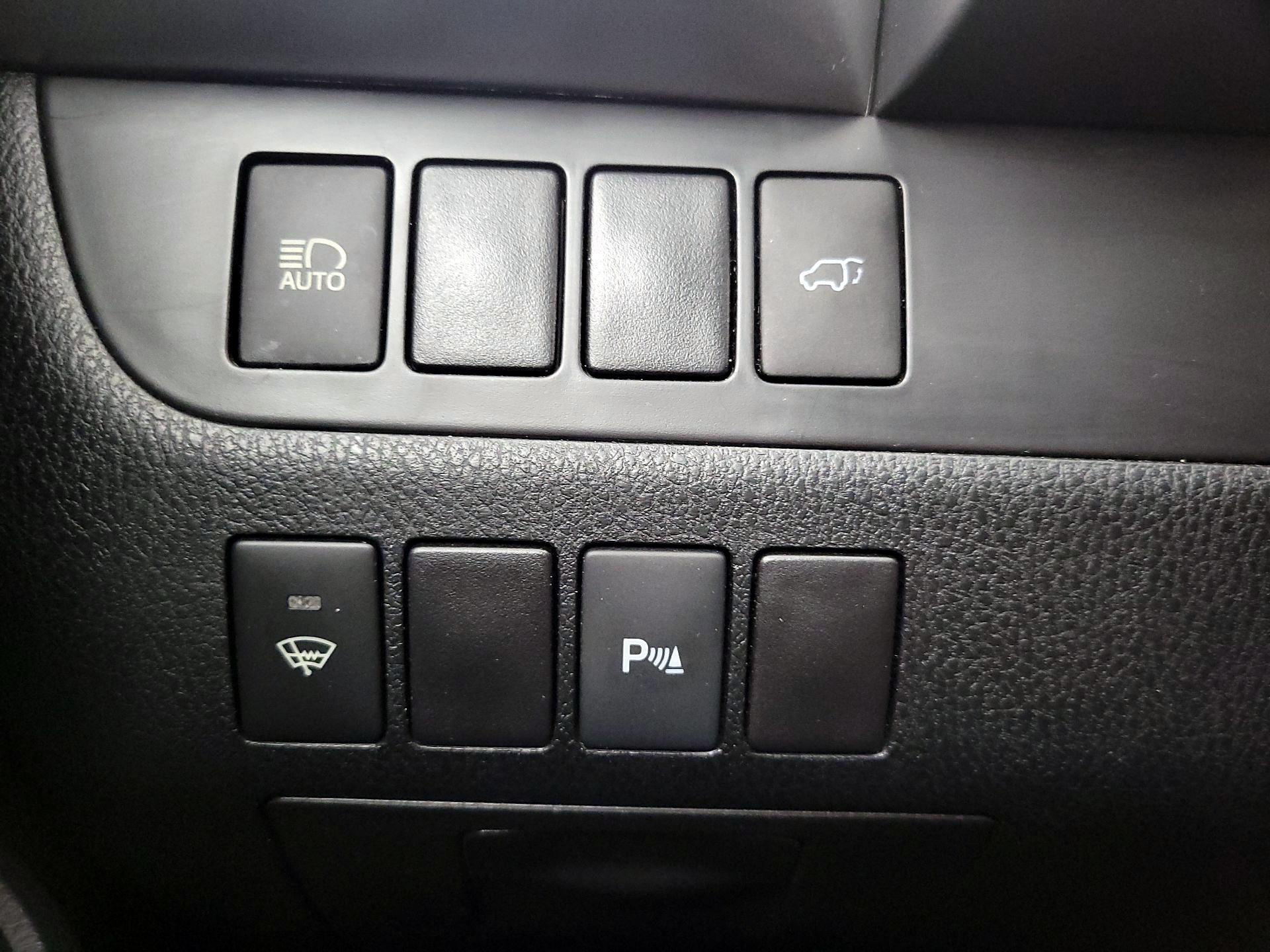 Thumbnail: 2017 Toyota Highlander - 13