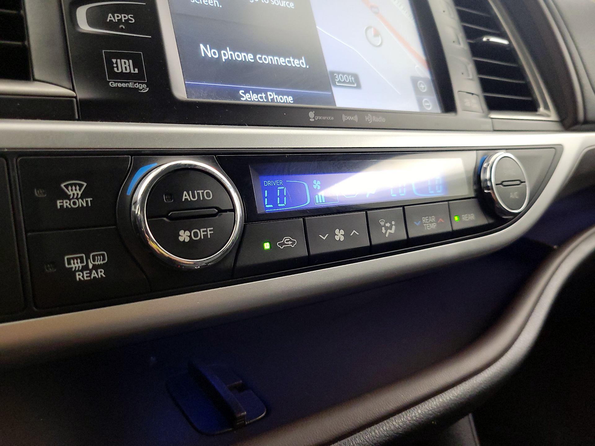 Thumbnail: 2017 Toyota Highlander - 17