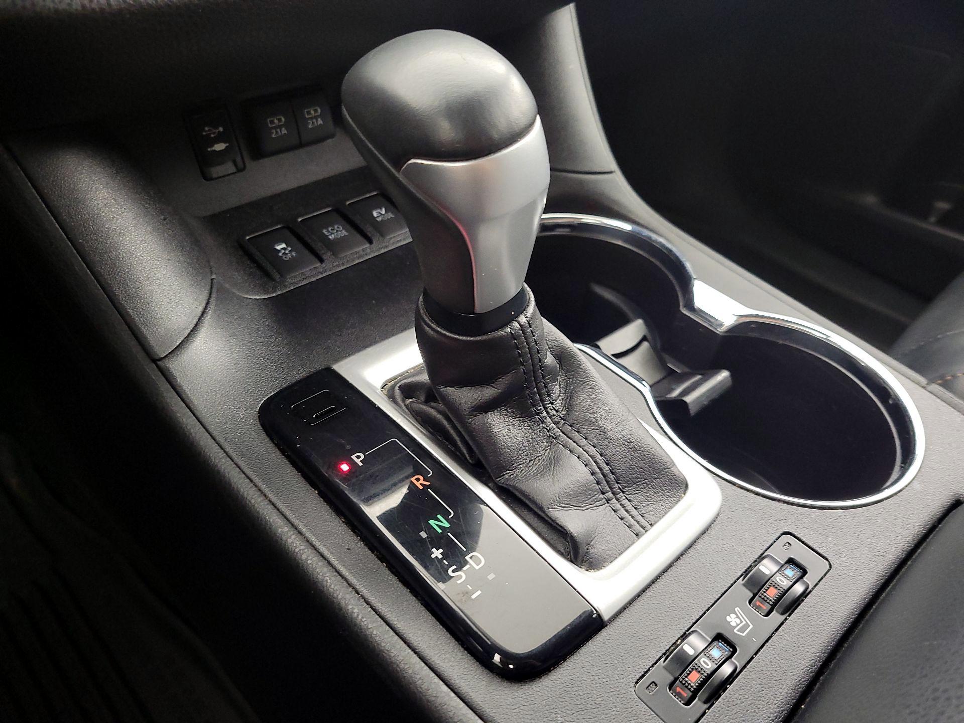 Thumbnail: 2017 Toyota Highlander - 18