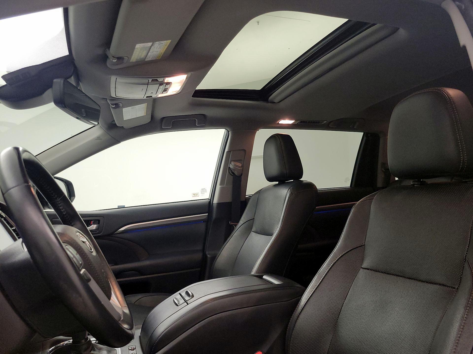 Thumbnail: 2017 Toyota Highlander - 20