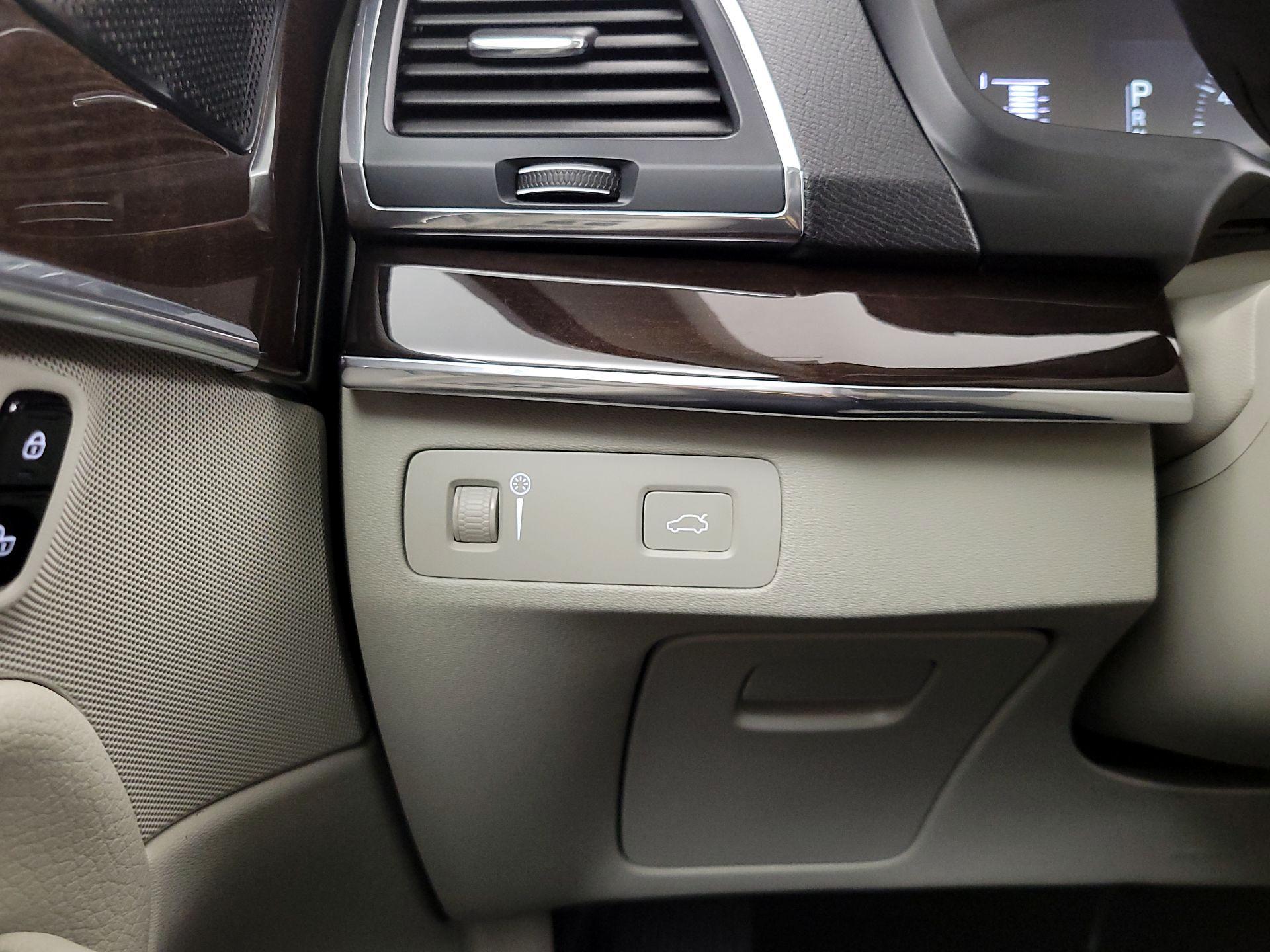 Thumbnail: 2019 Volvo XC90 - 13