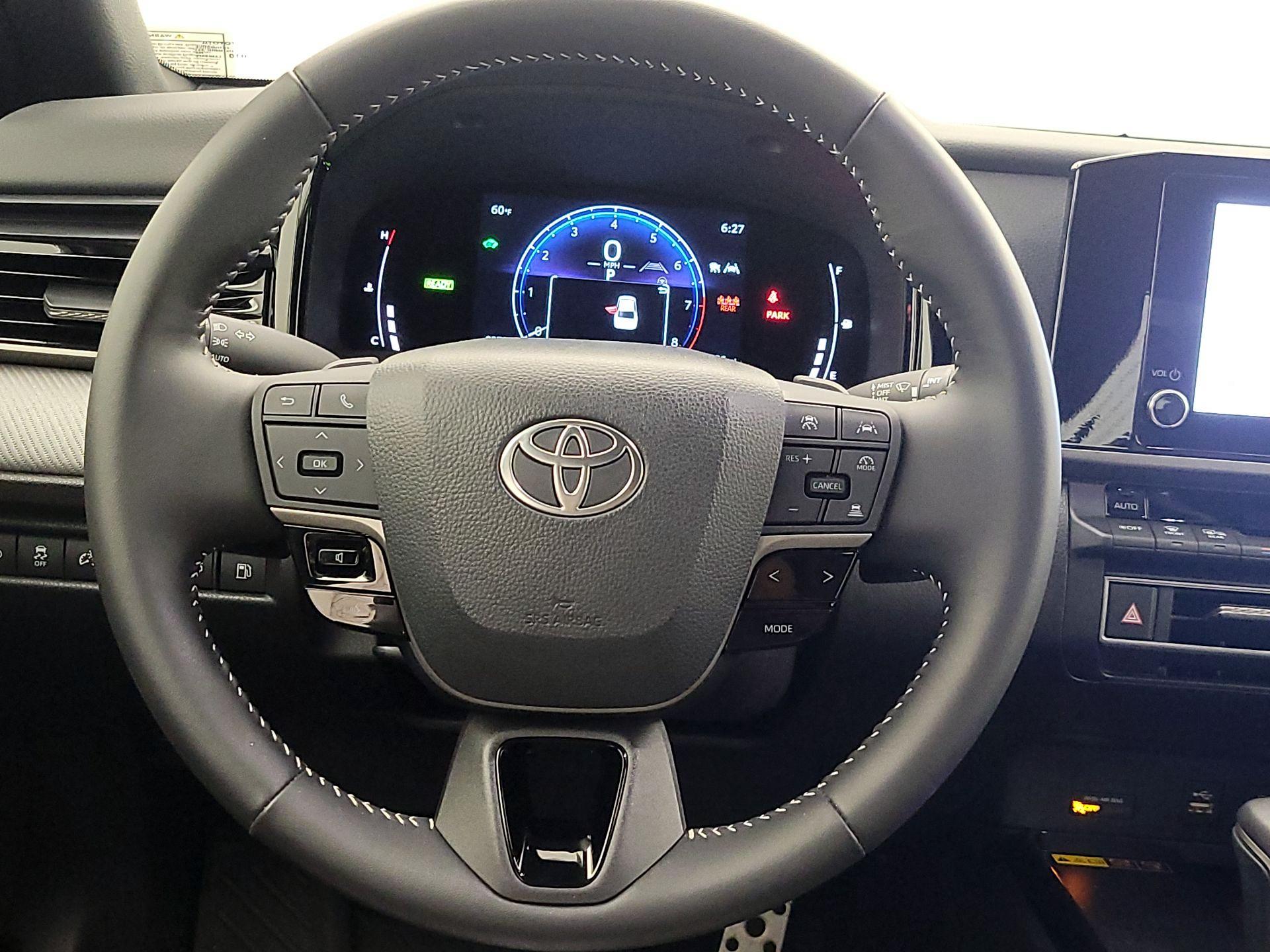 Thumbnail: 2025 Toyota Camry - 10