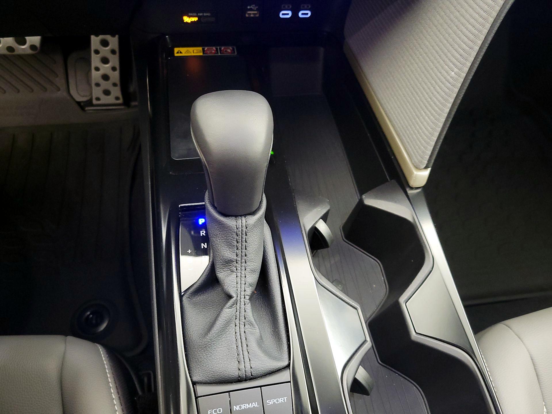 Thumbnail: 2025 Toyota Camry - 17