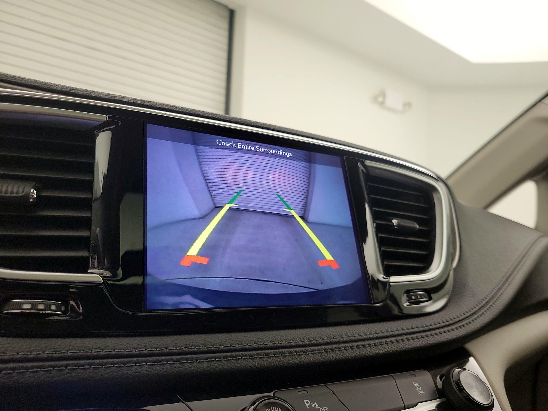 Thumbnail: 2018 Chrysler Pacifica - 15