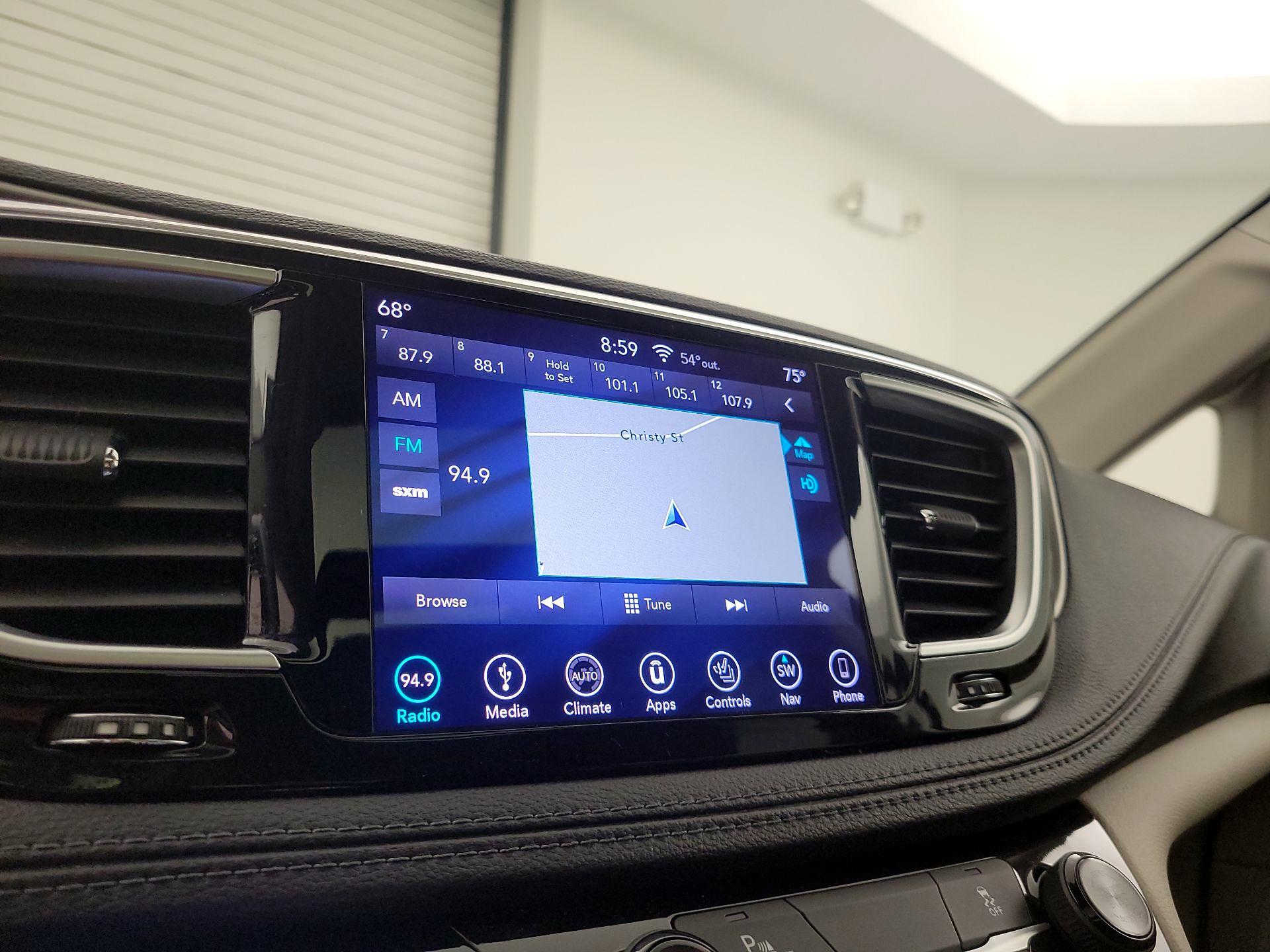 Thumbnail: 2018 Chrysler Pacifica - 16