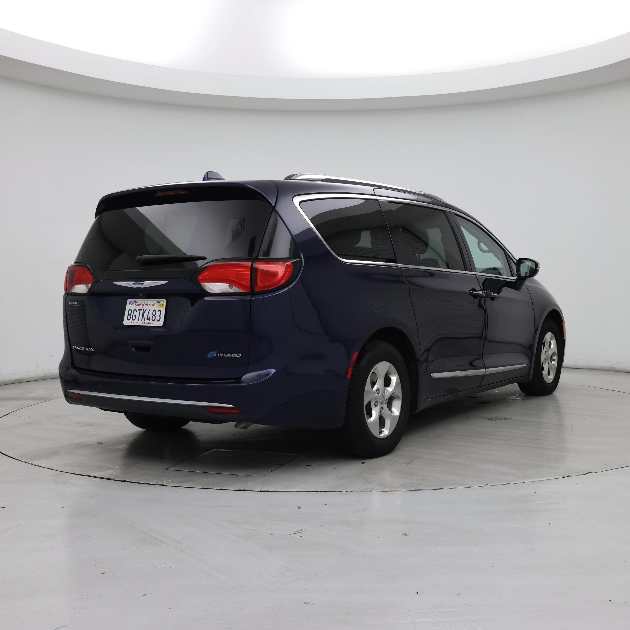 Thumbnail: 2018 Chrysler Pacifica - 8