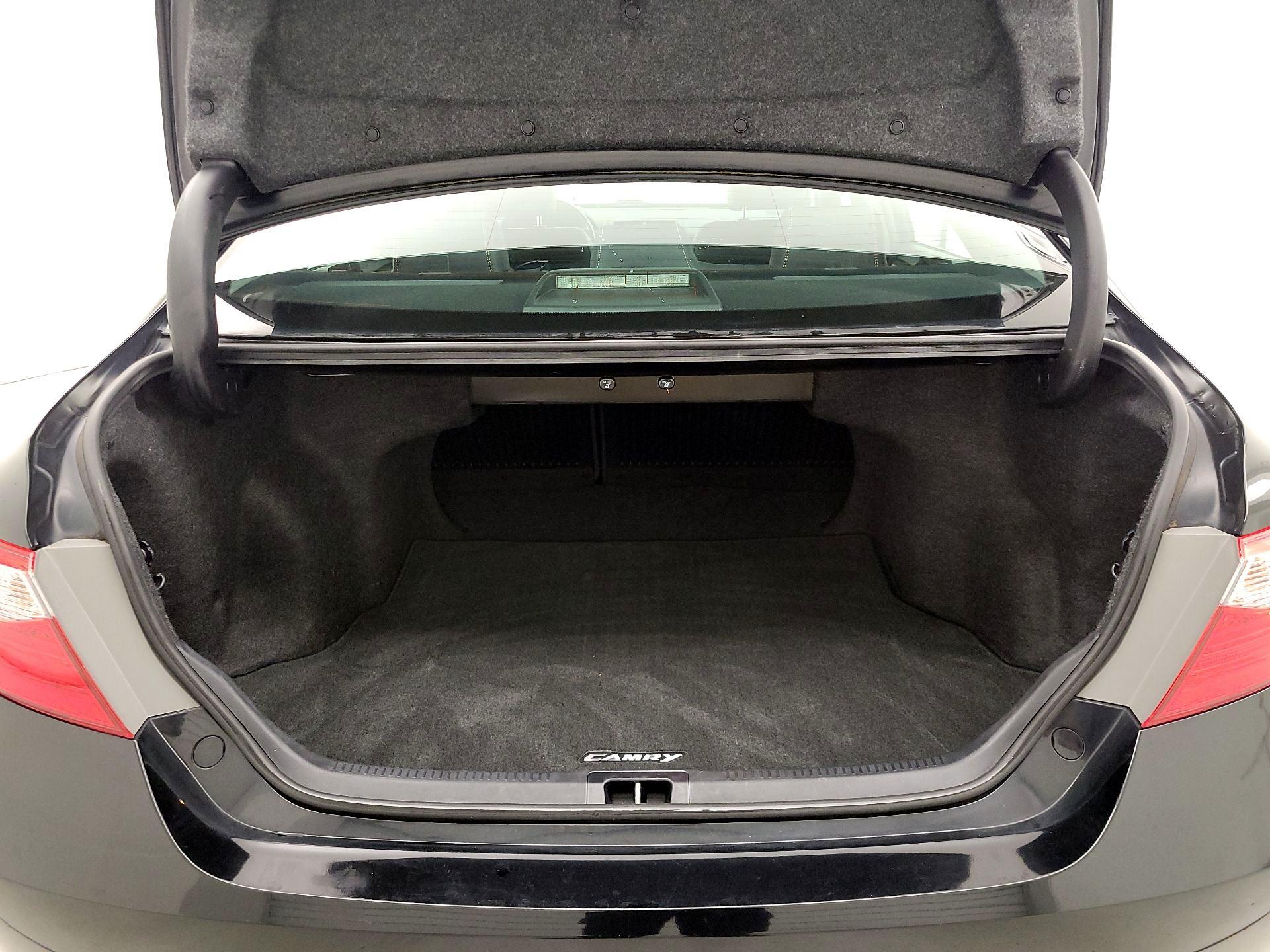 Thumbnail: 2015 Toyota Camry - 20