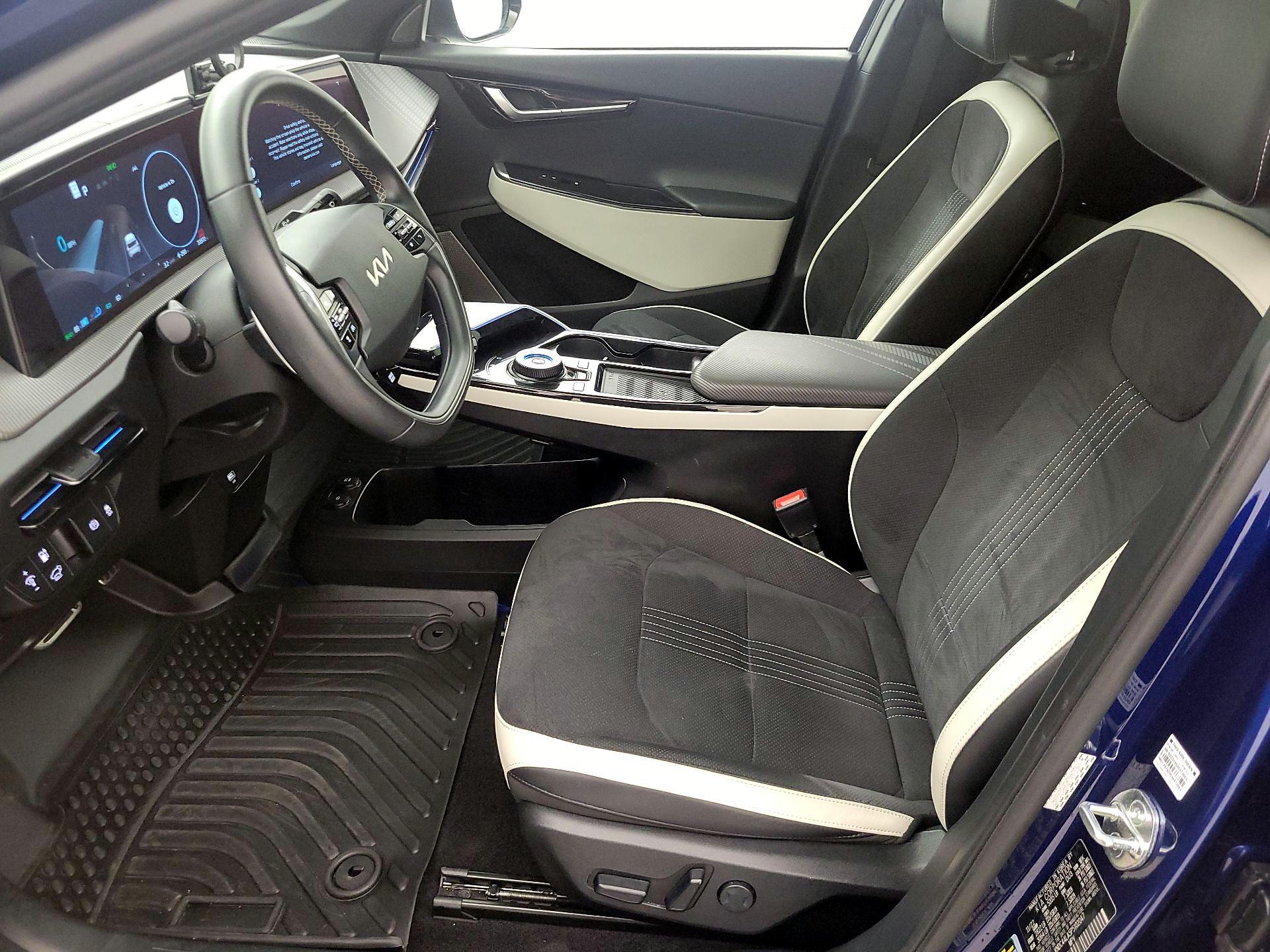 Thumbnail: 2023 Kia EV6 - 11