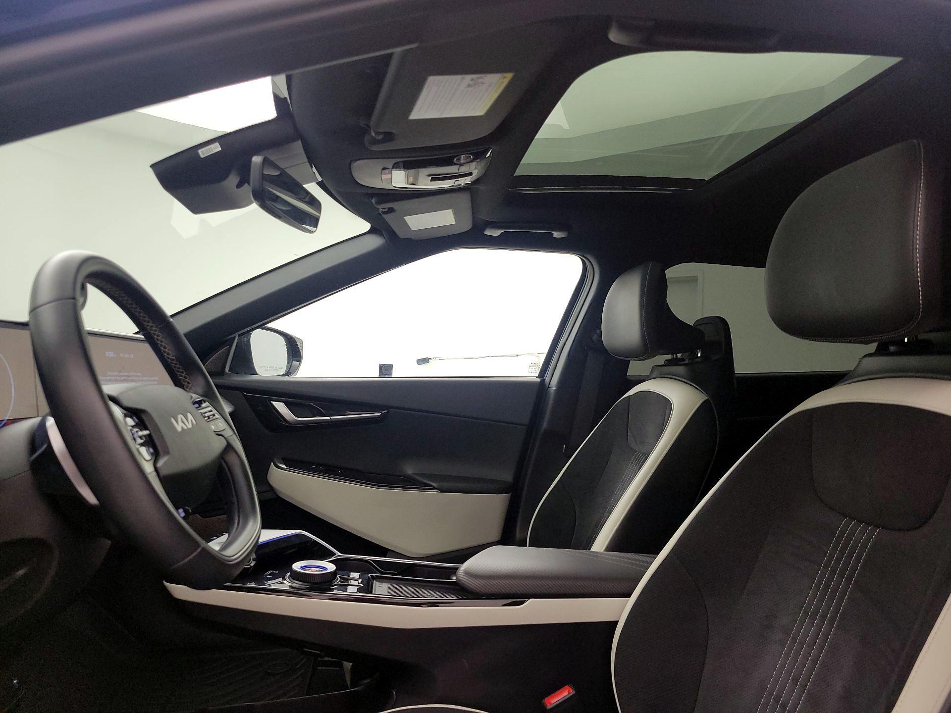 Thumbnail: 2023 Kia EV6 - 20