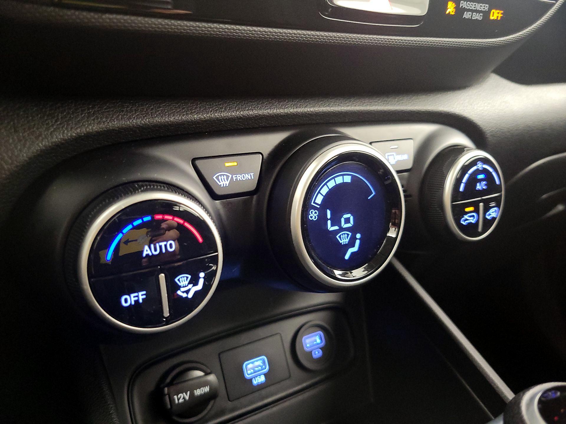 Thumbnail: 2020 Hyundai Venue - 16