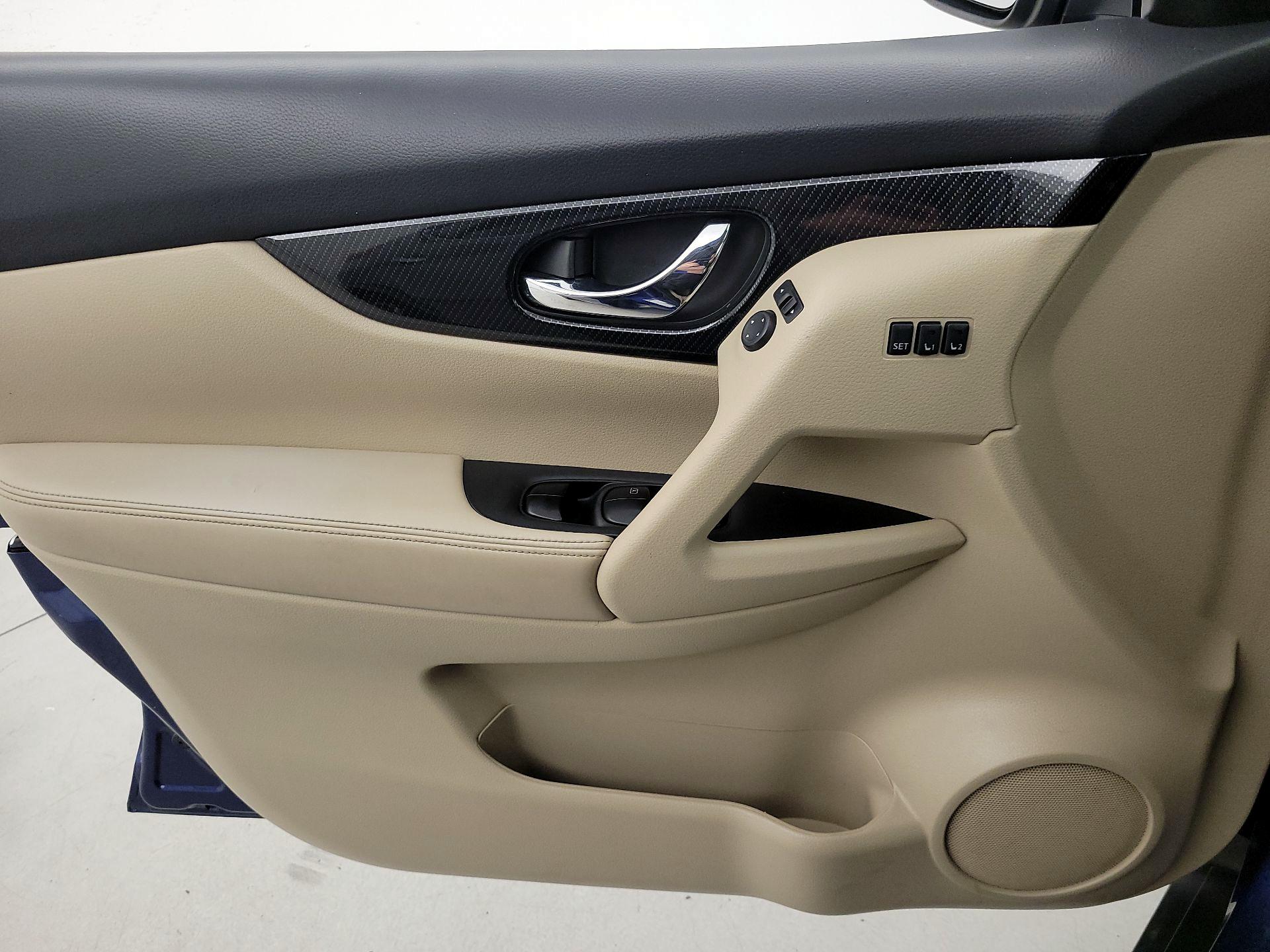 Thumbnail: 2019 Nissan Rogue - 12