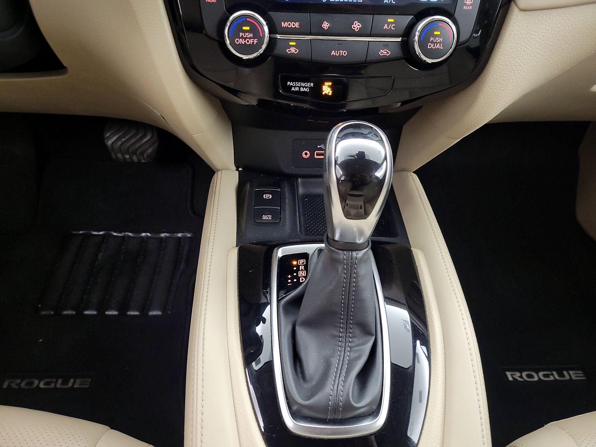 Thumbnail: 2019 Nissan Rogue - 18