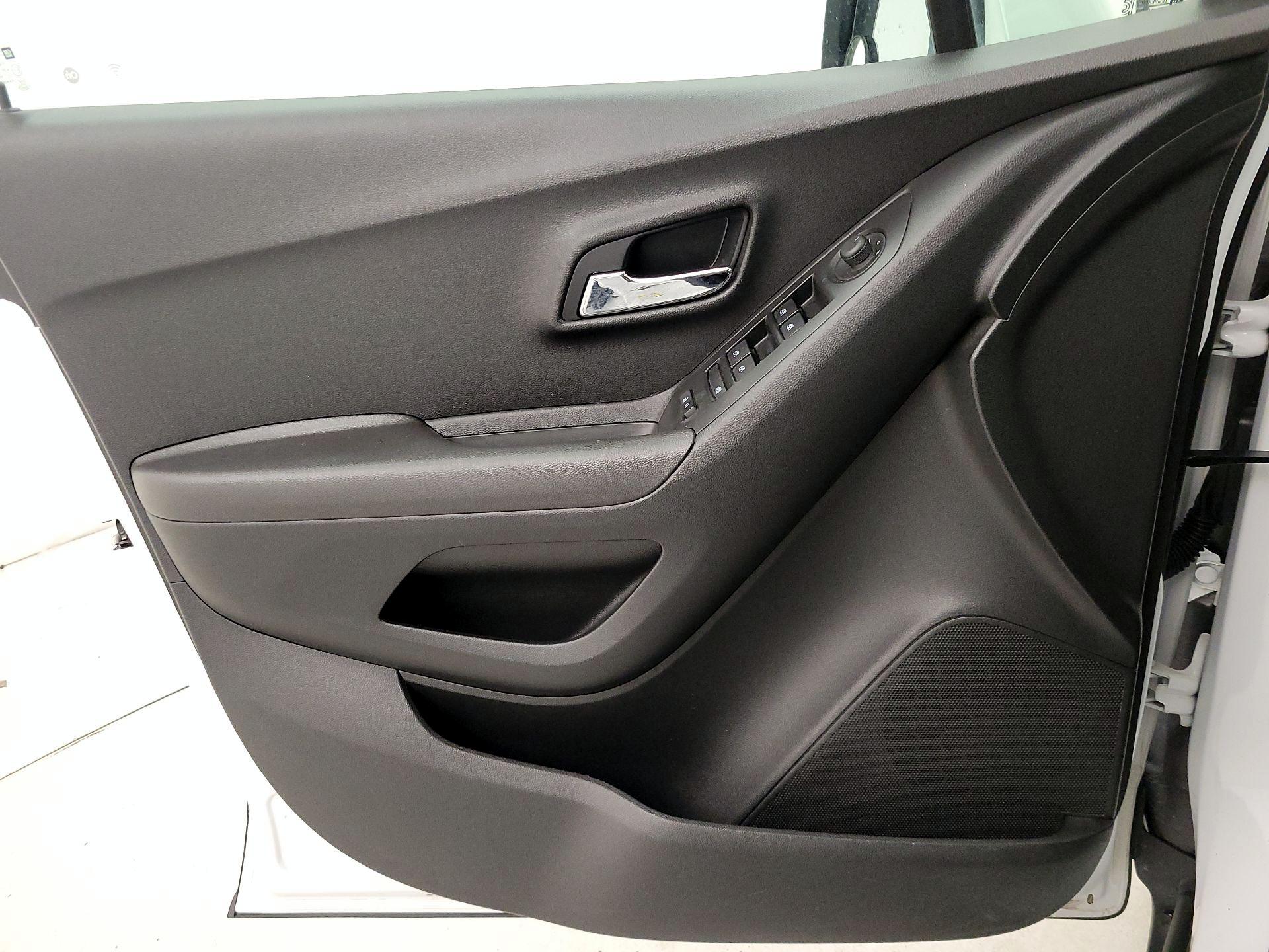 Thumbnail: 2020 Chevrolet Trax - 12