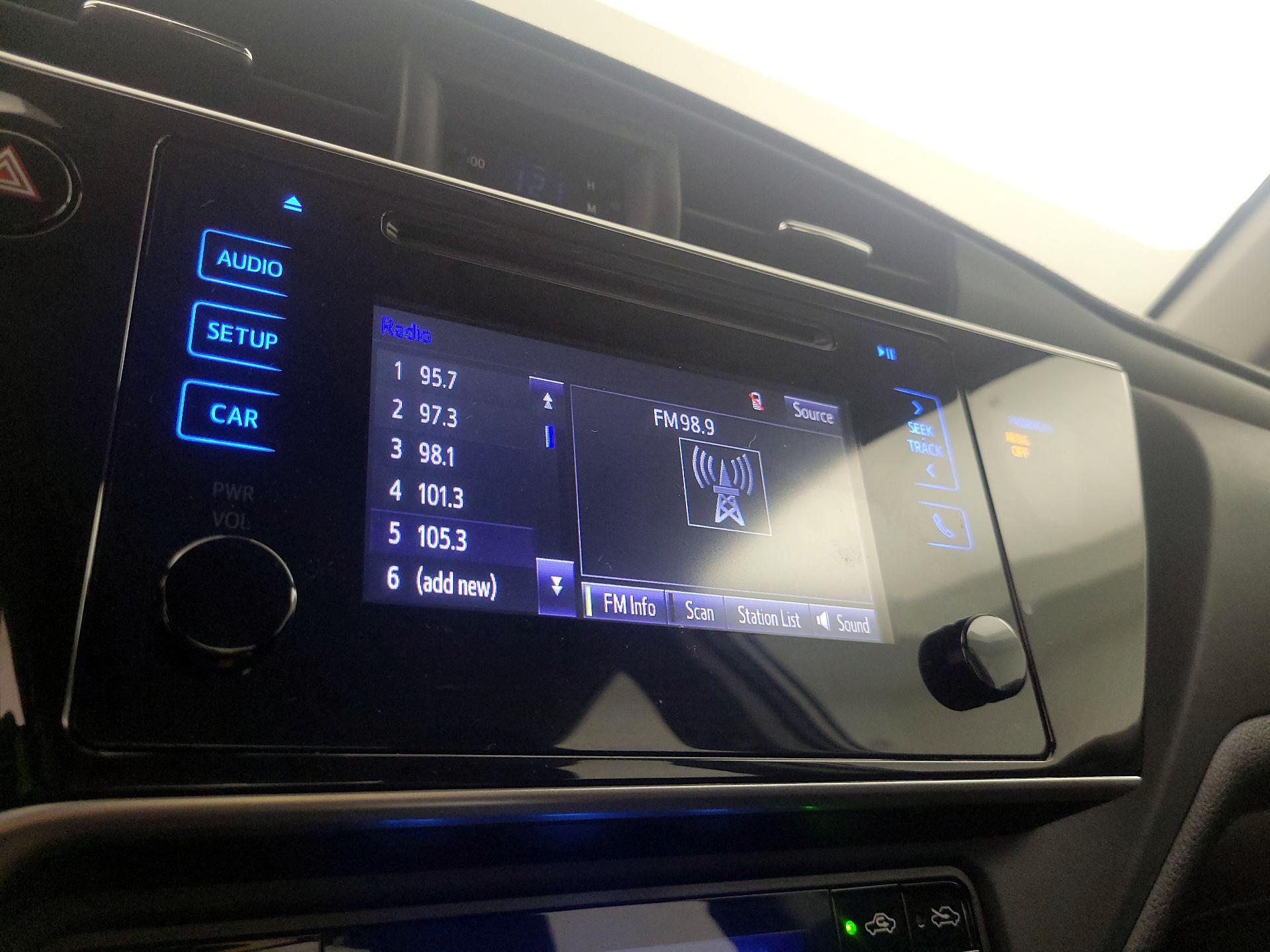 Thumbnail: 2018 Toyota Corolla - 15