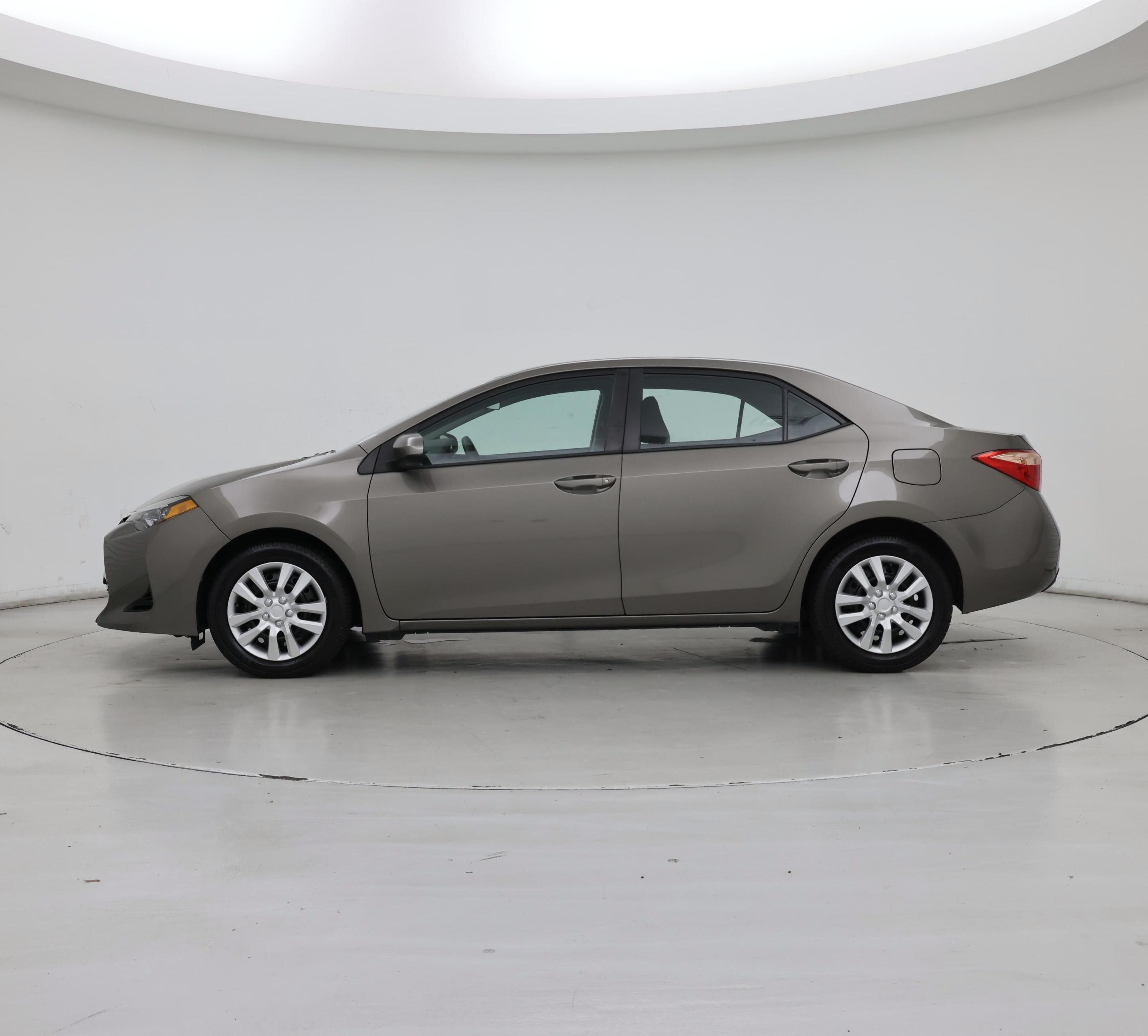 Thumbnail: 2018 Toyota Corolla - 3