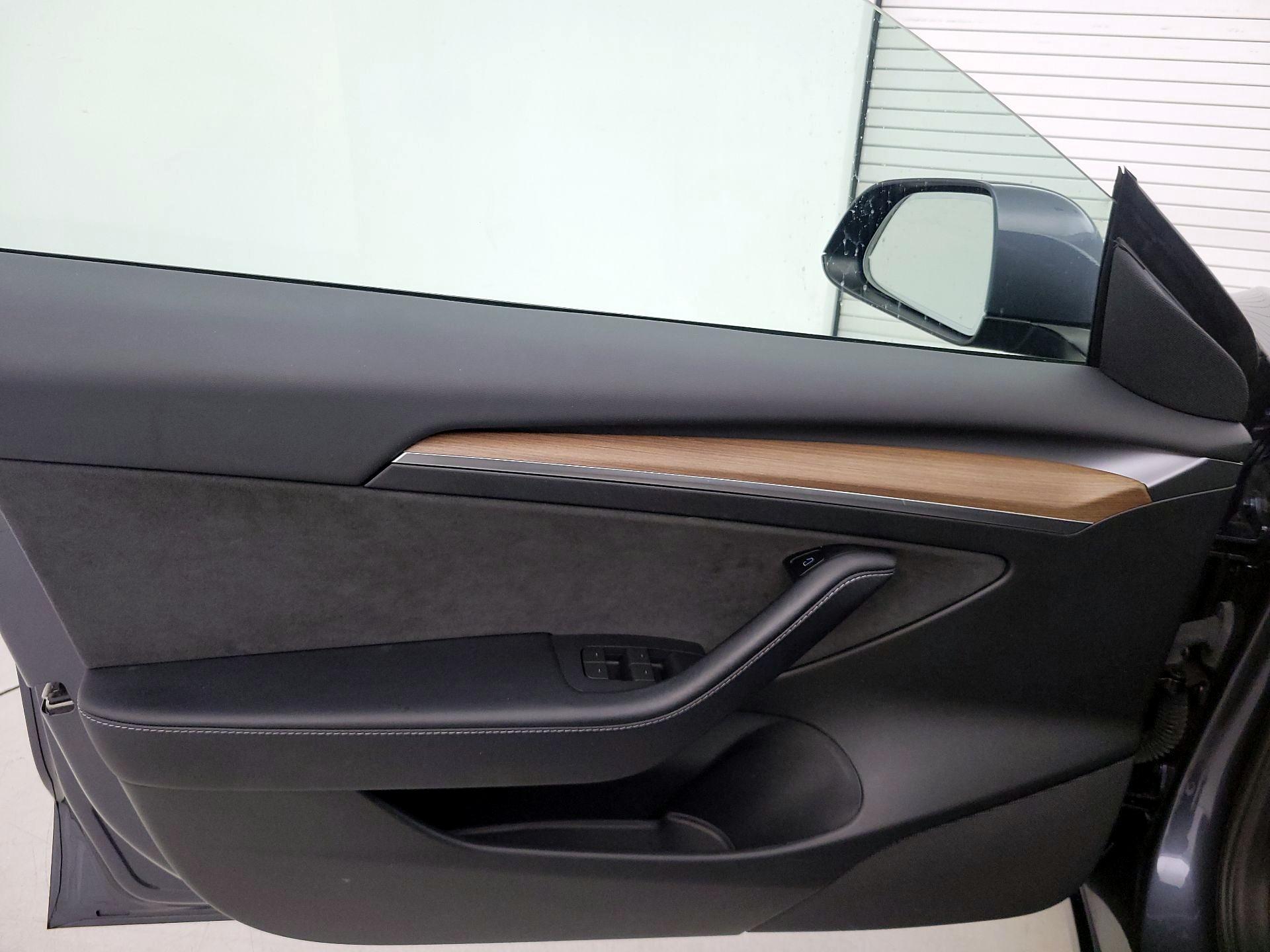 Thumbnail: 2023 Tesla Model 3 - 12