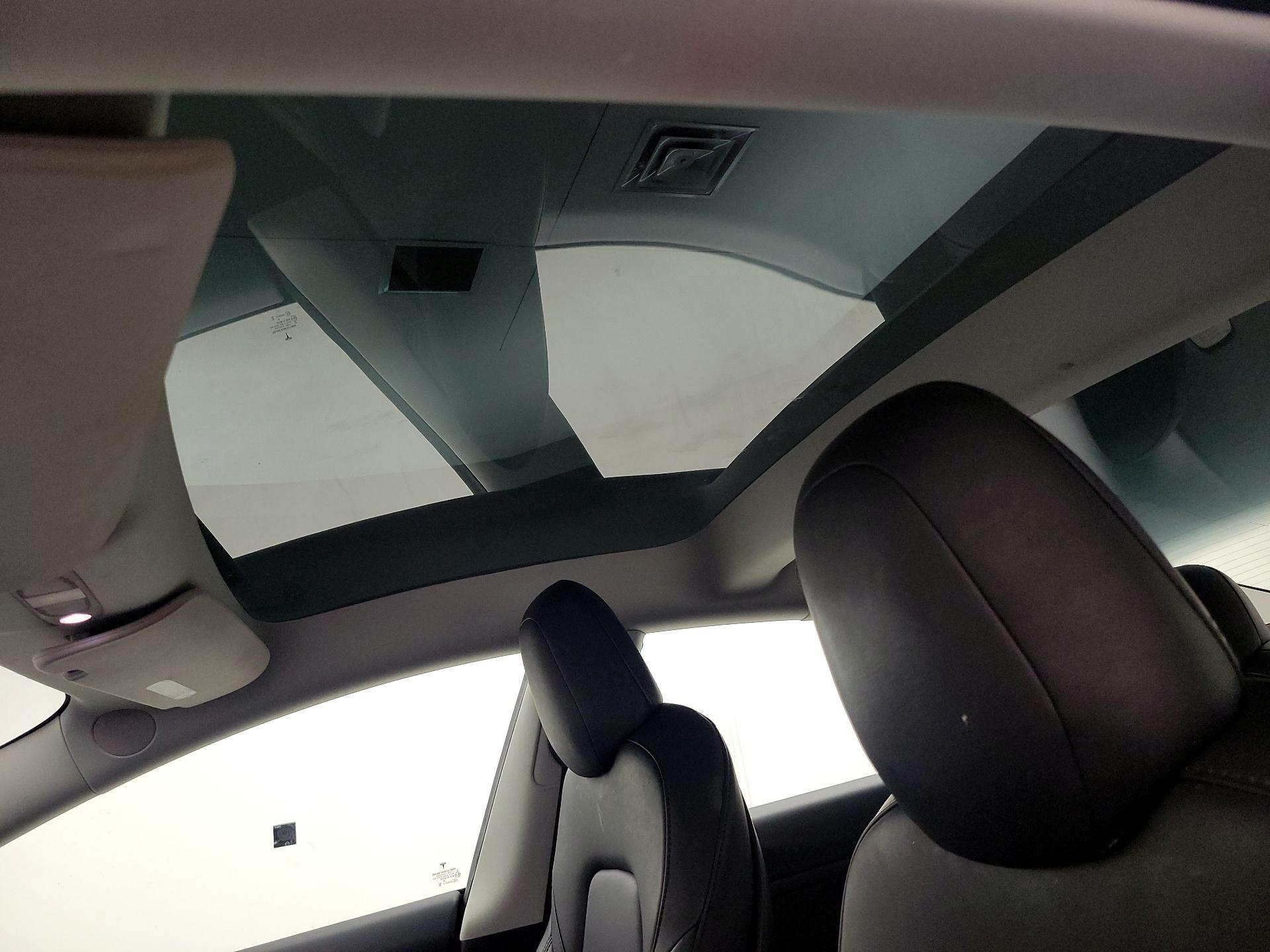 Thumbnail: 2023 Tesla Model 3 - 18