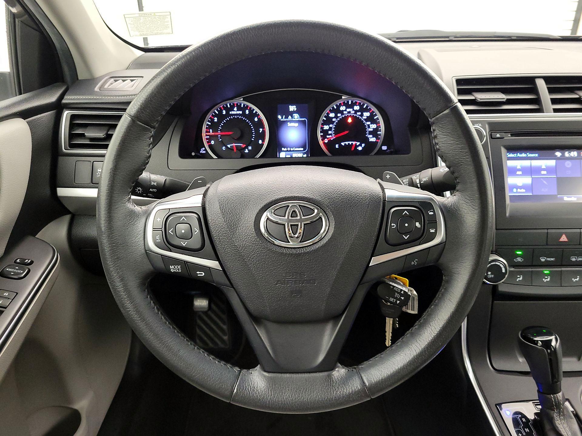 Thumbnail: 2017 Toyota Camry - 10