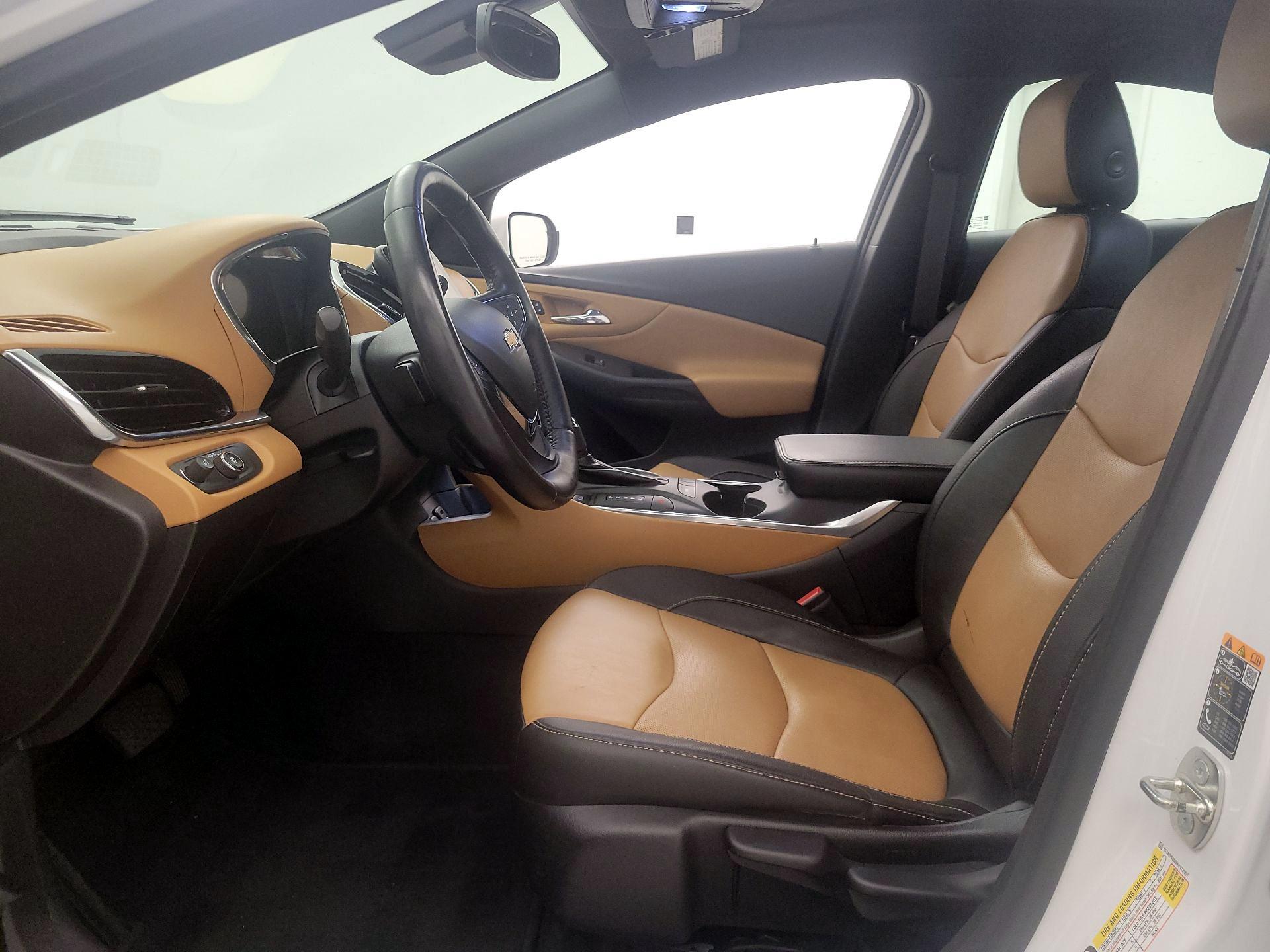 Thumbnail: 2017 Chevrolet Volt - 11