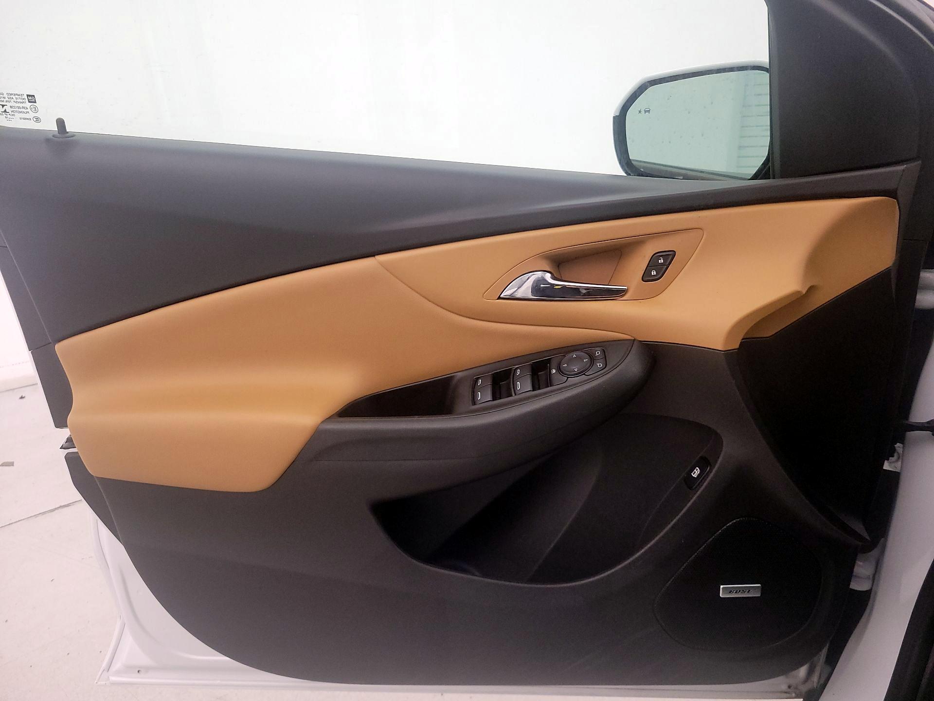 Thumbnail: 2017 Chevrolet Volt - 12