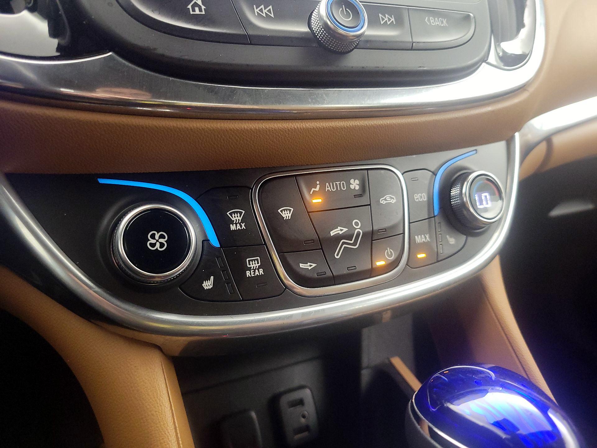 Thumbnail: 2017 Chevrolet Volt - 17