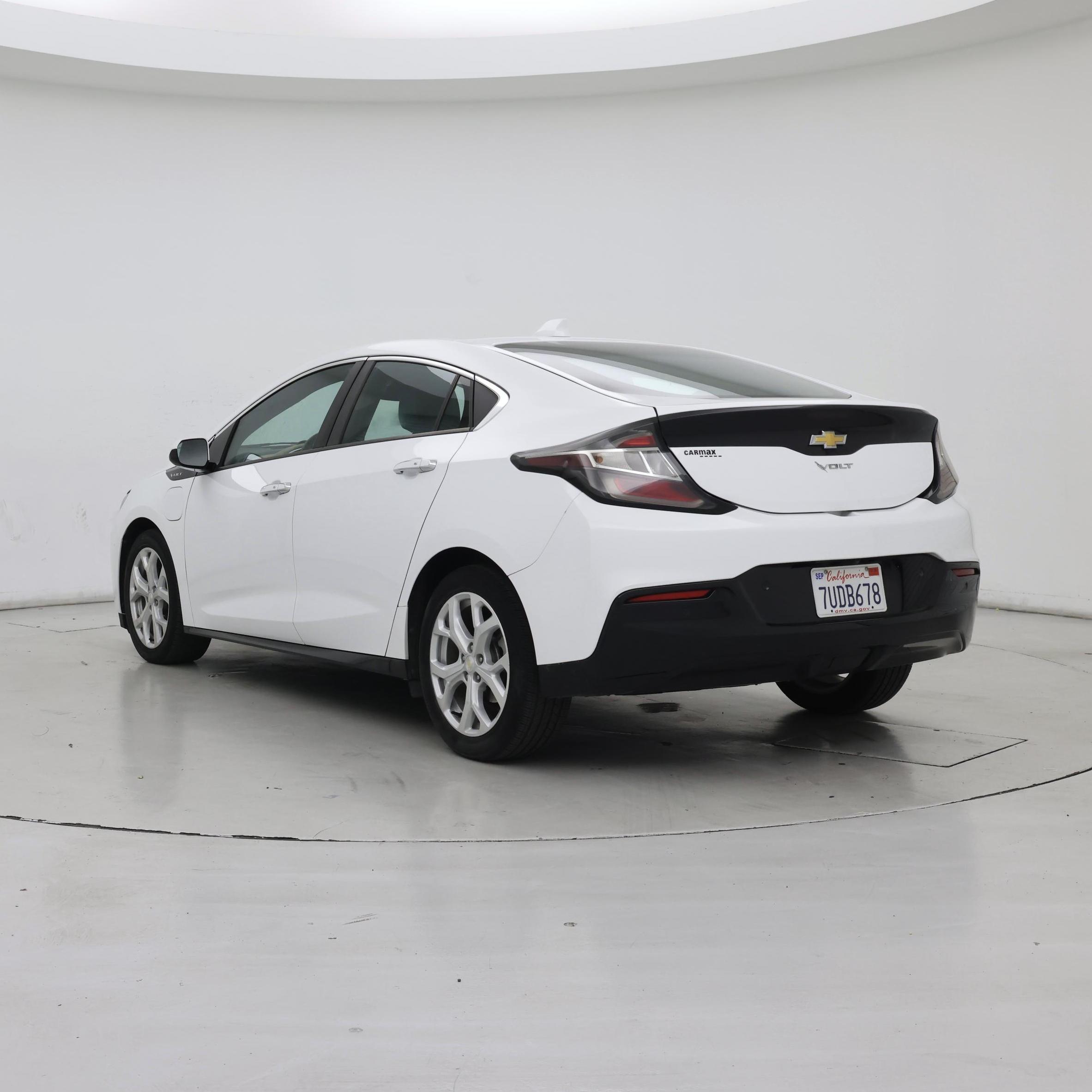 Thumbnail: 2017 Chevrolet Volt - 2