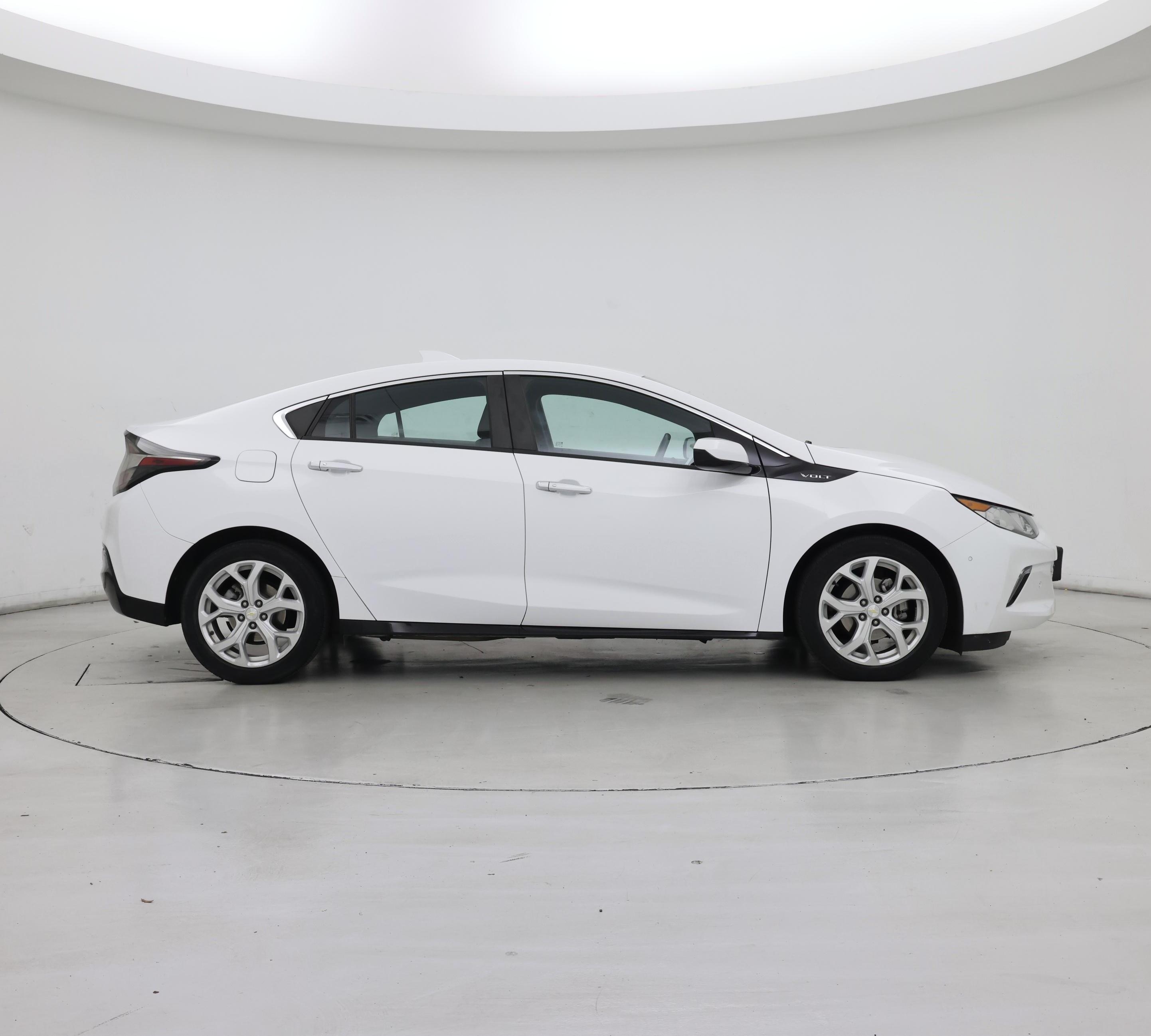 Thumbnail: 2017 Chevrolet Volt - 7