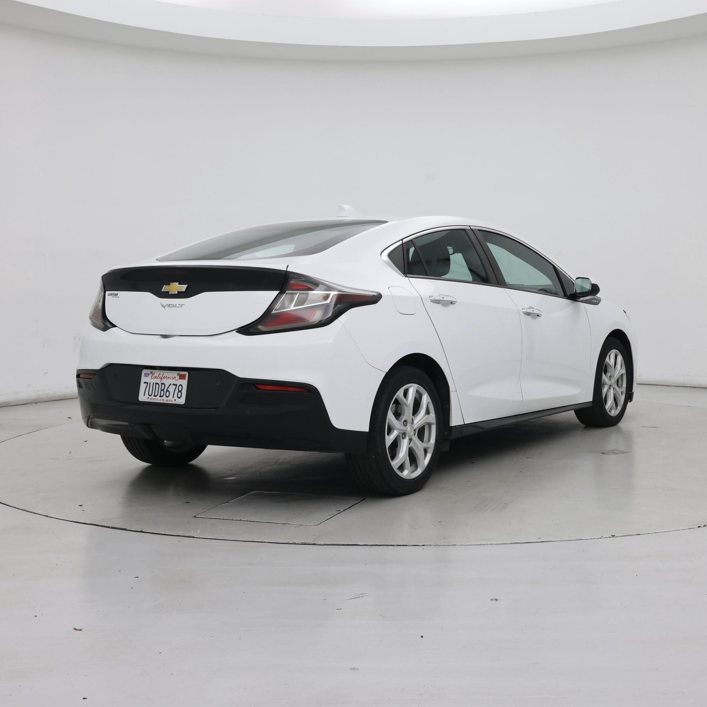 Thumbnail: 2017 Chevrolet Volt - 8