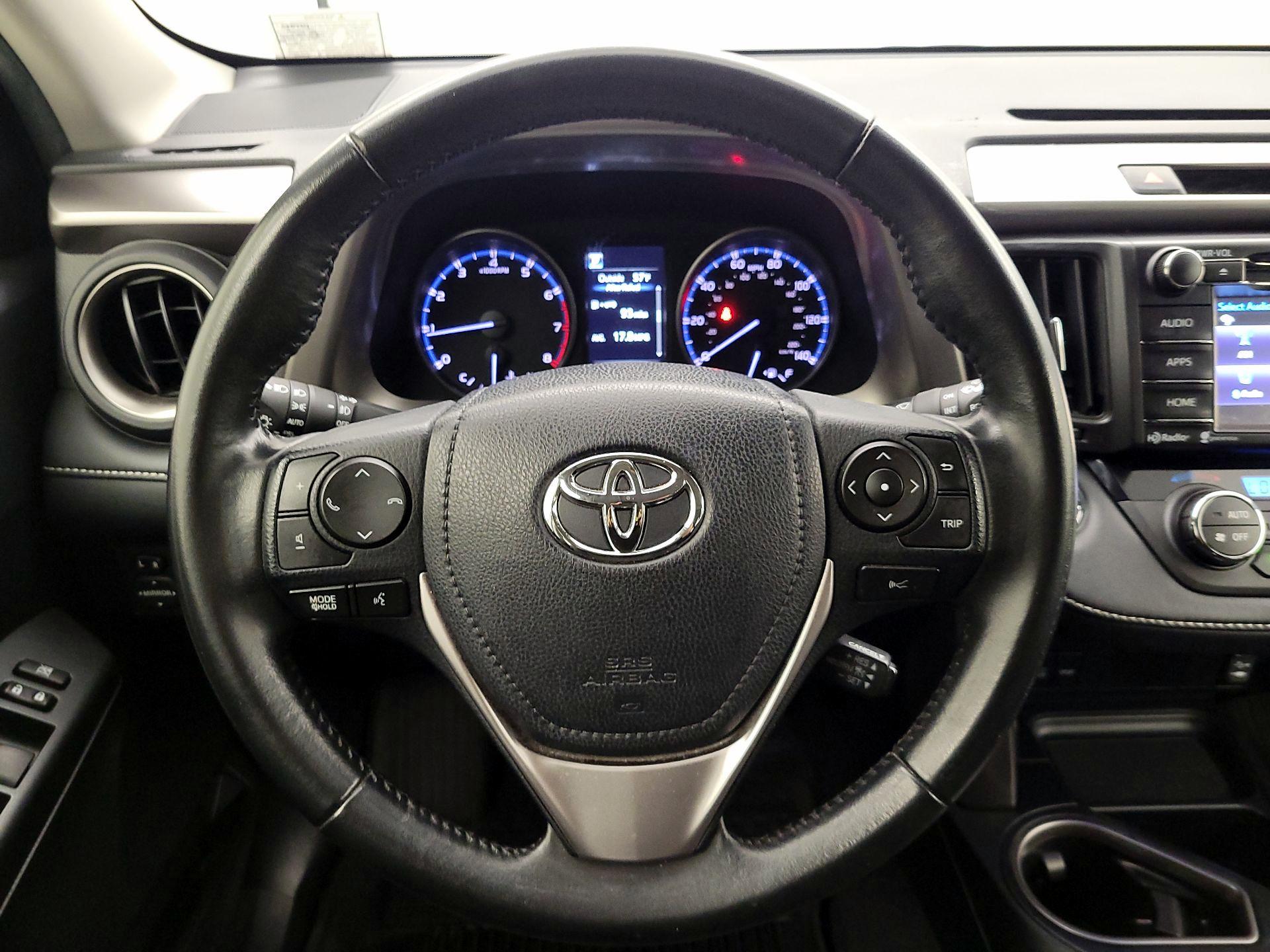Thumbnail: 2018 Toyota RAV4 - 10