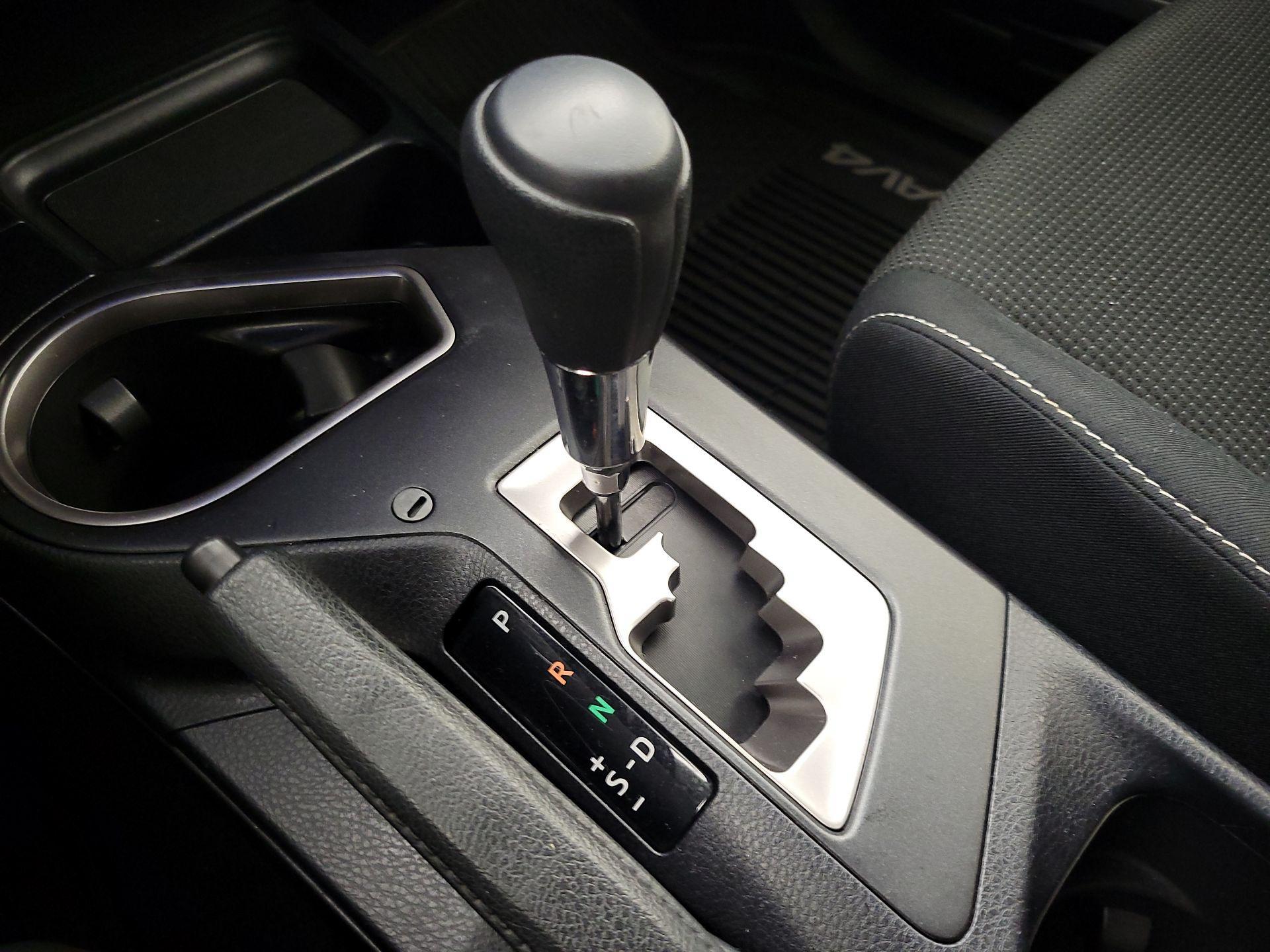 Thumbnail: 2018 Toyota RAV4 - 17