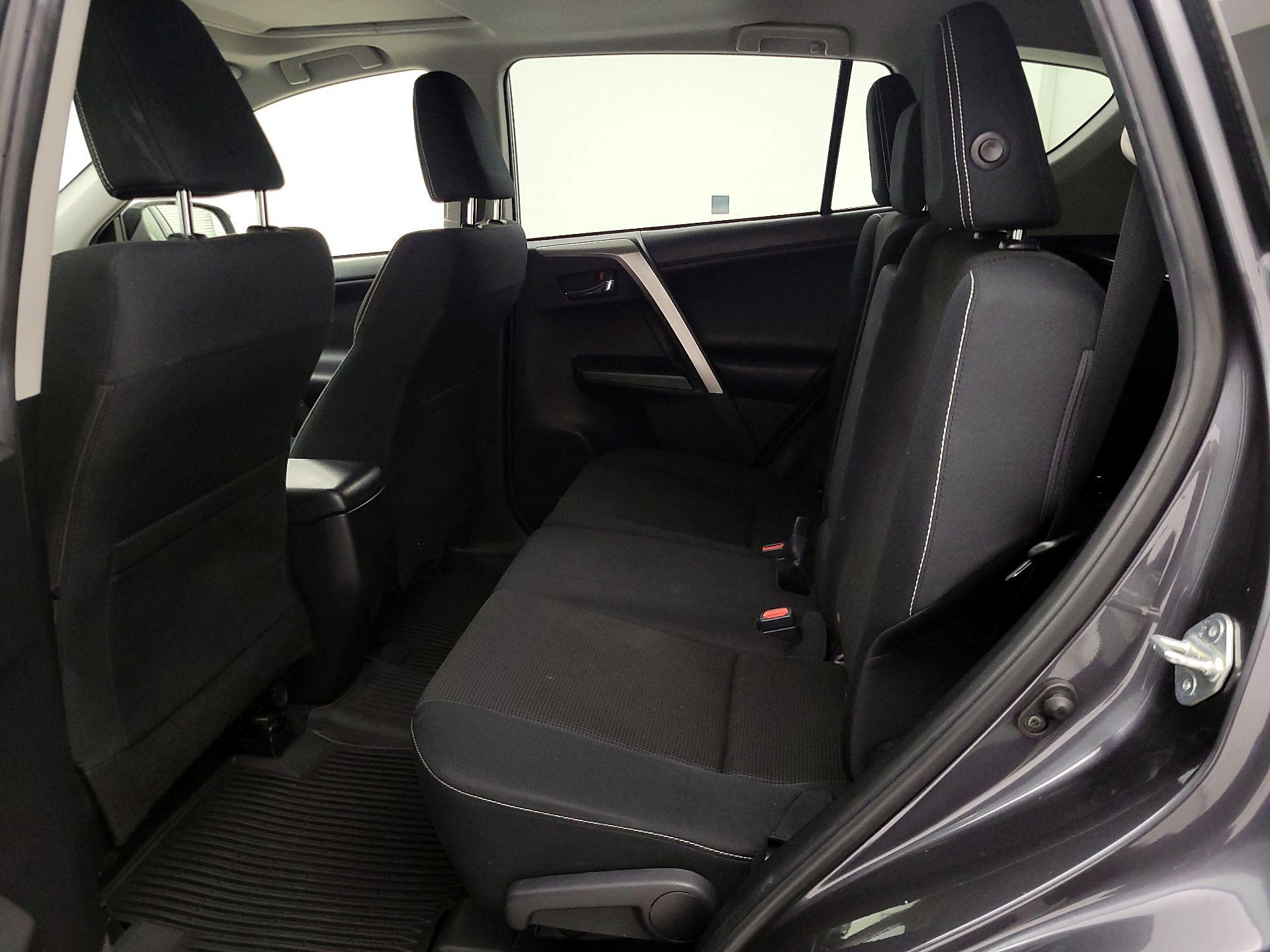 Thumbnail: 2018 Toyota RAV4 - 20