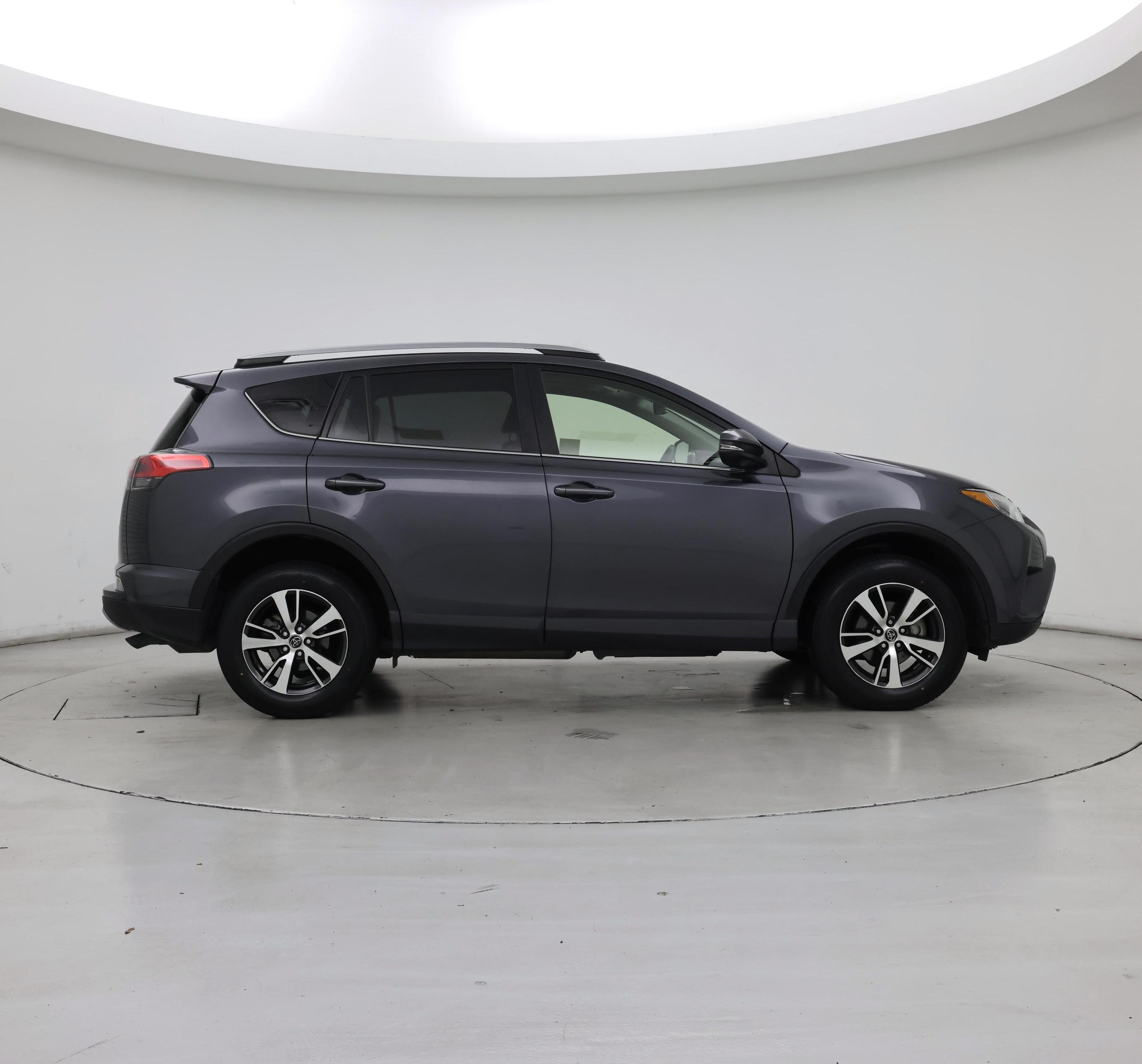 Thumbnail: 2018 Toyota RAV4 - 7