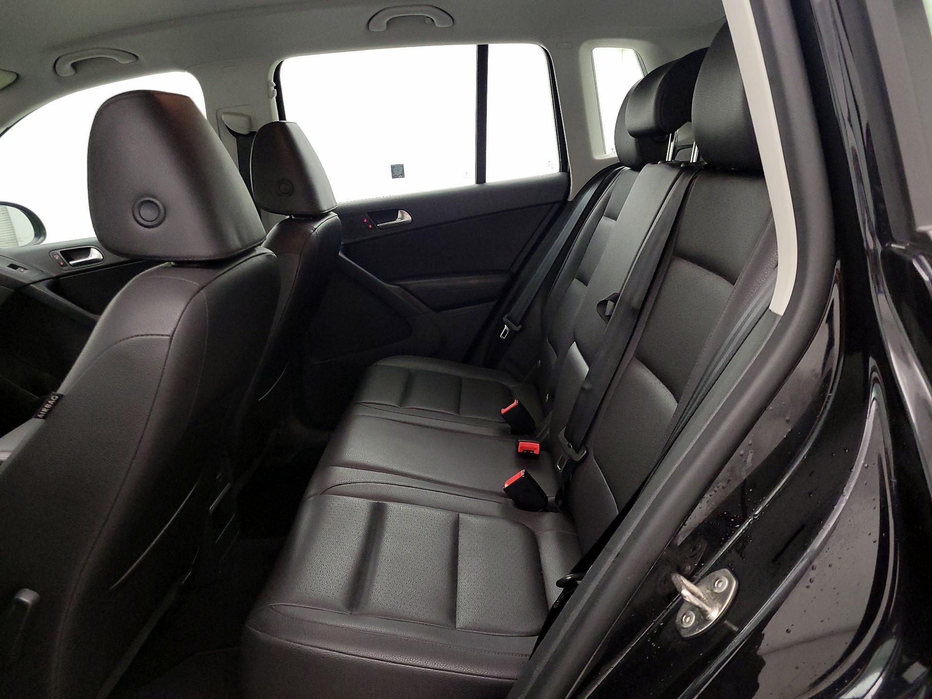 Thumbnail: 2016 Volkswagen Tiguan - 19