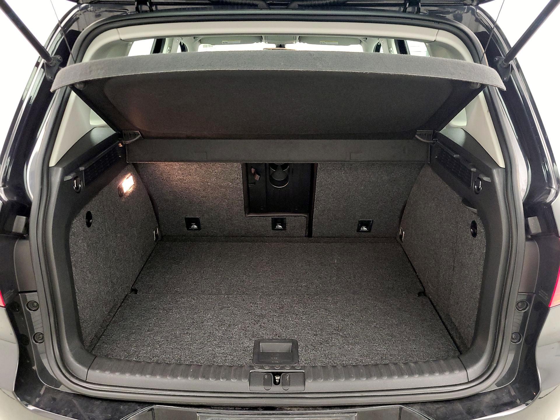 Thumbnail: 2016 Volkswagen Tiguan - 20