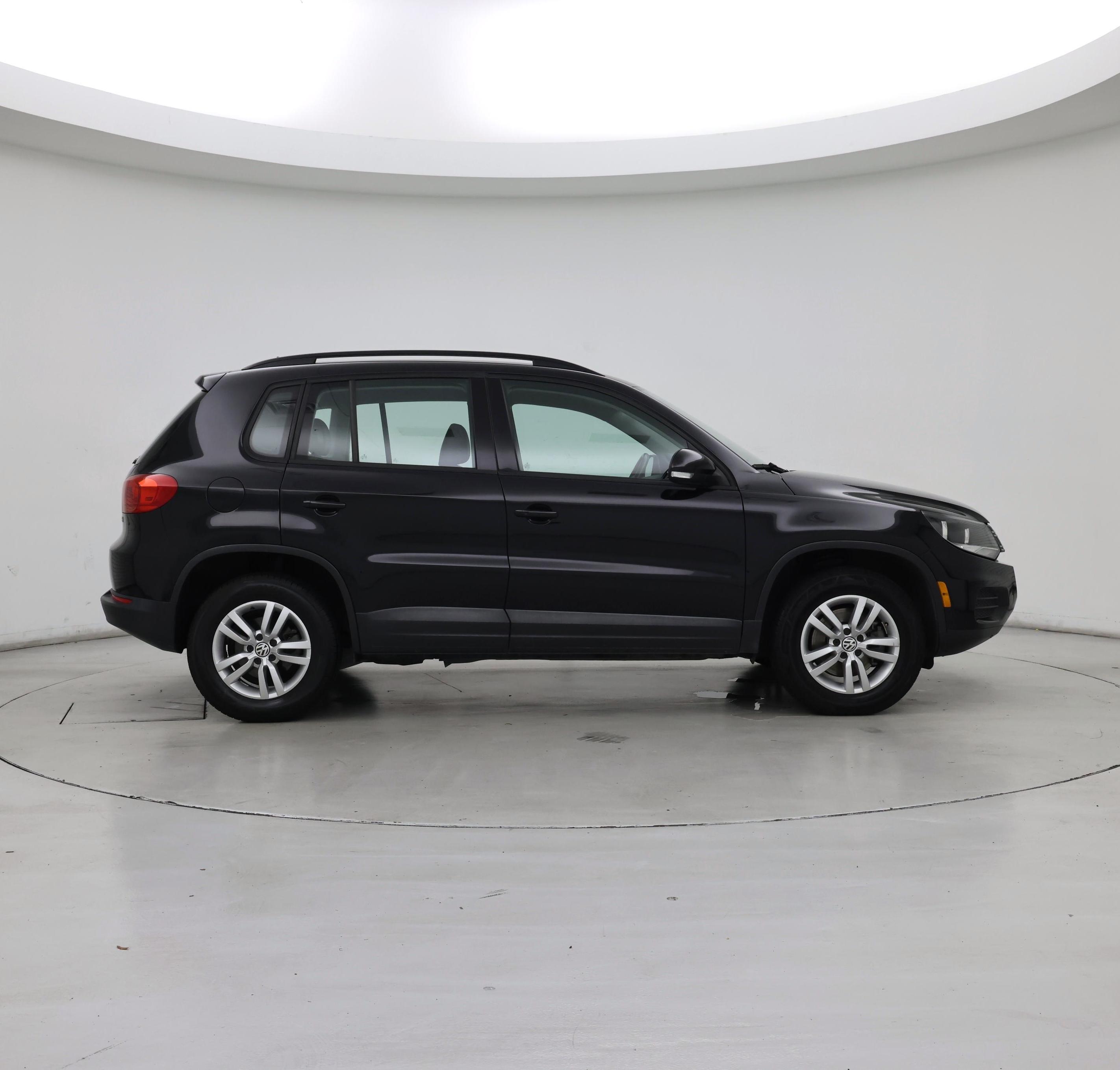 Thumbnail: 2016 Volkswagen Tiguan - 7