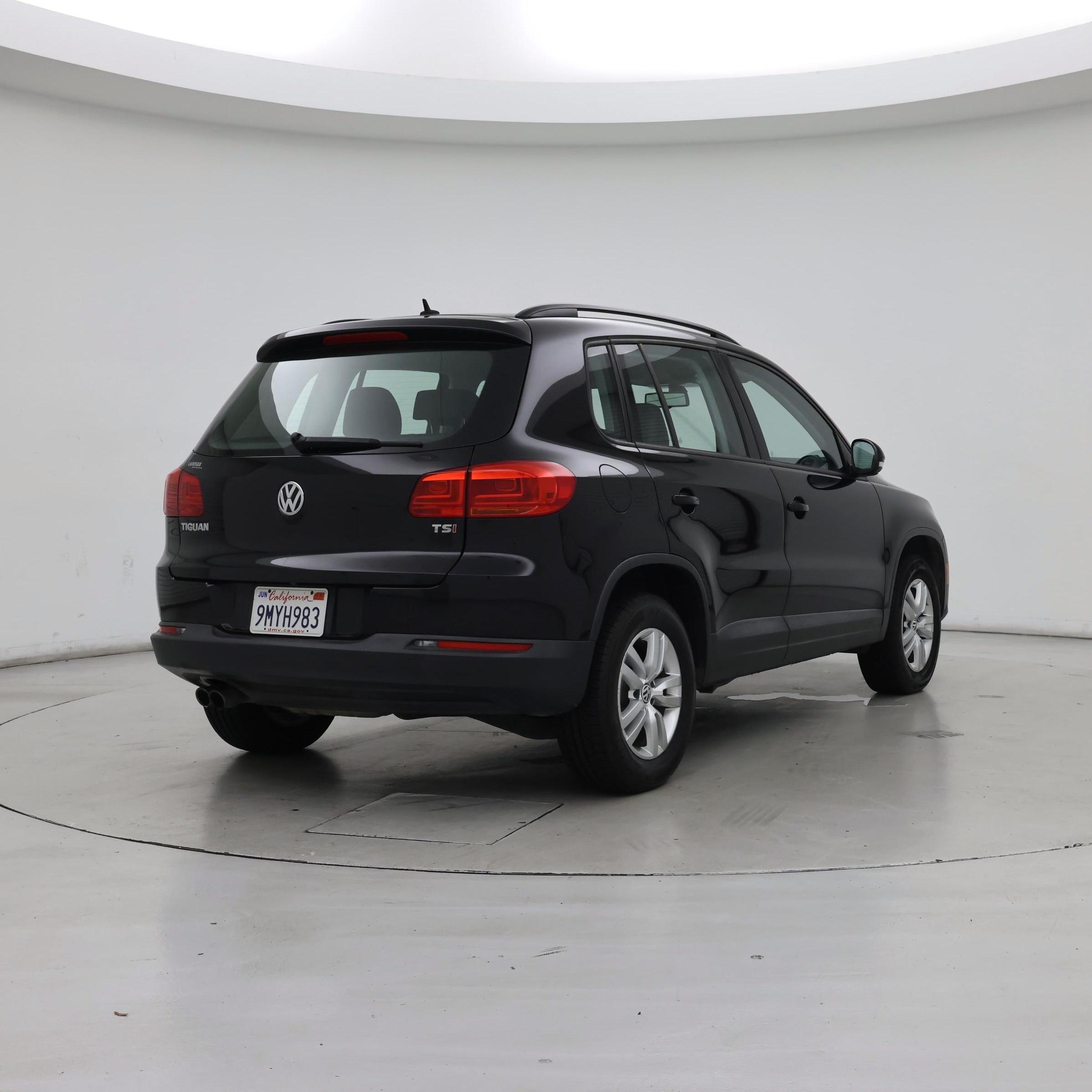 Thumbnail: 2016 Volkswagen Tiguan - 8