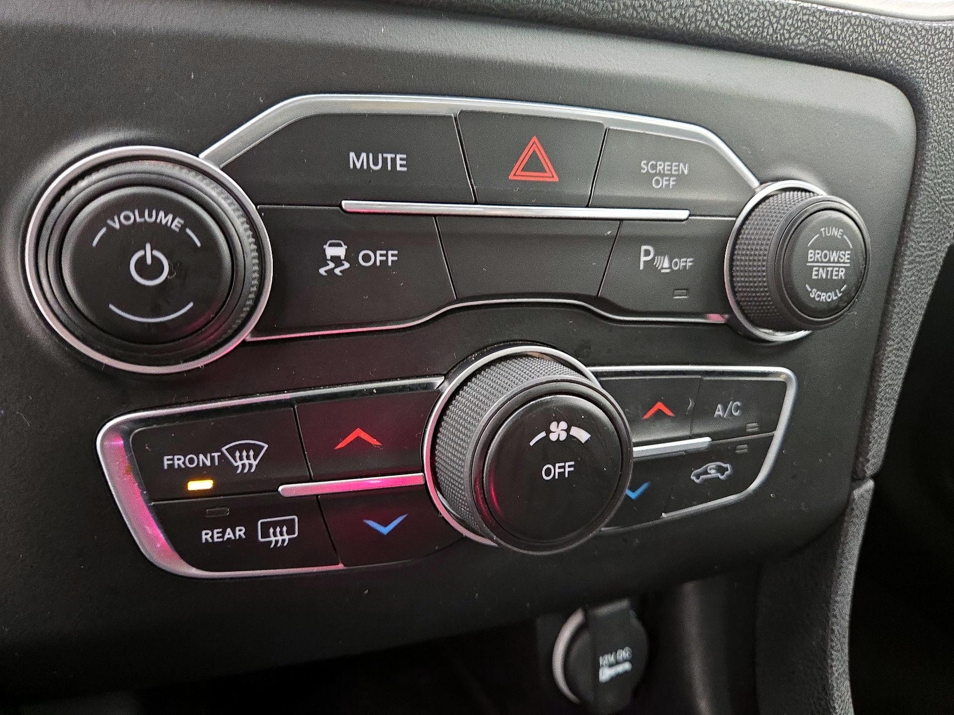 Thumbnail: 2022 Dodge Charger - 16